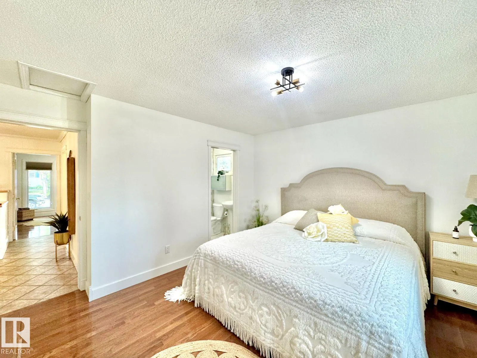 17 LONGVIEW Crescent