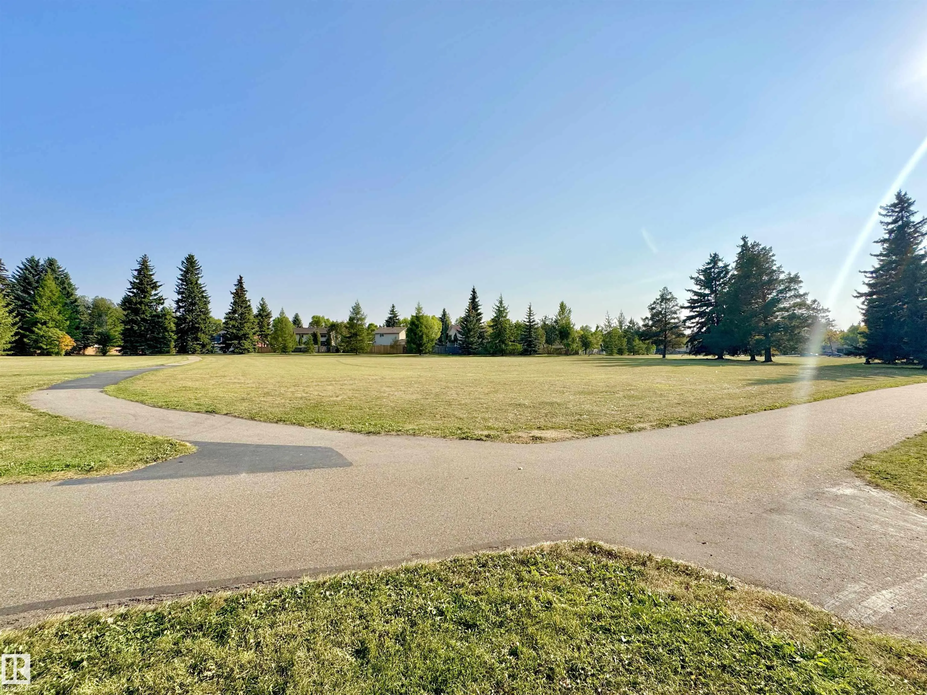 17 LONGVIEW Crescent