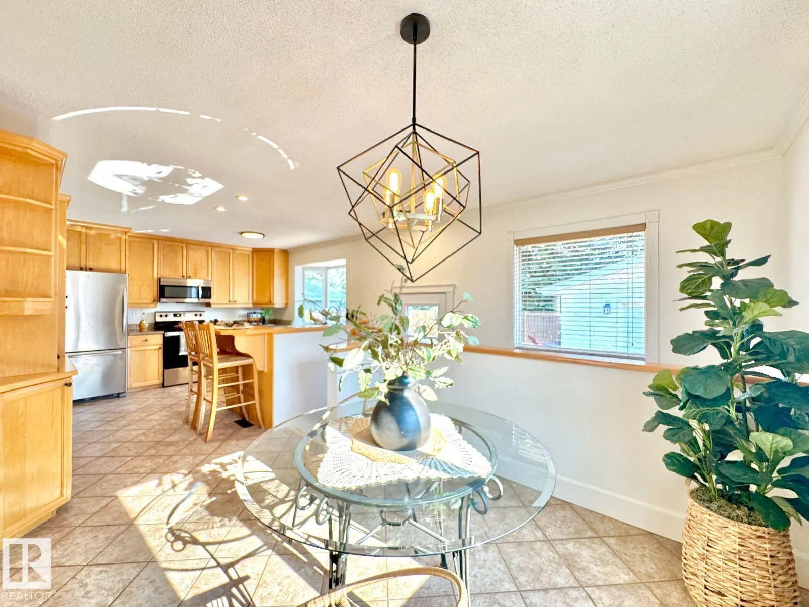 17 LONGVIEW Crescent