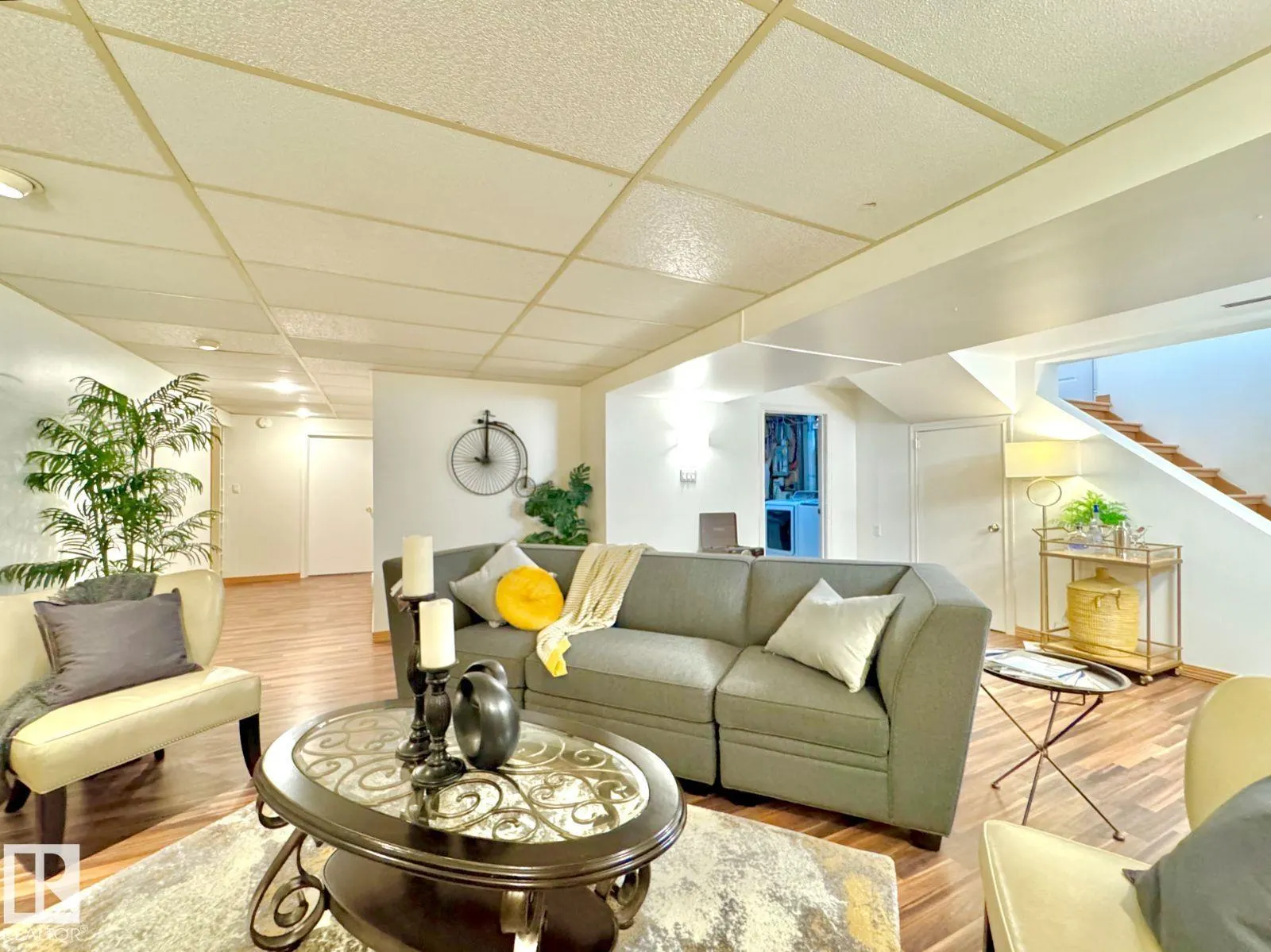 17 LONGVIEW Crescent