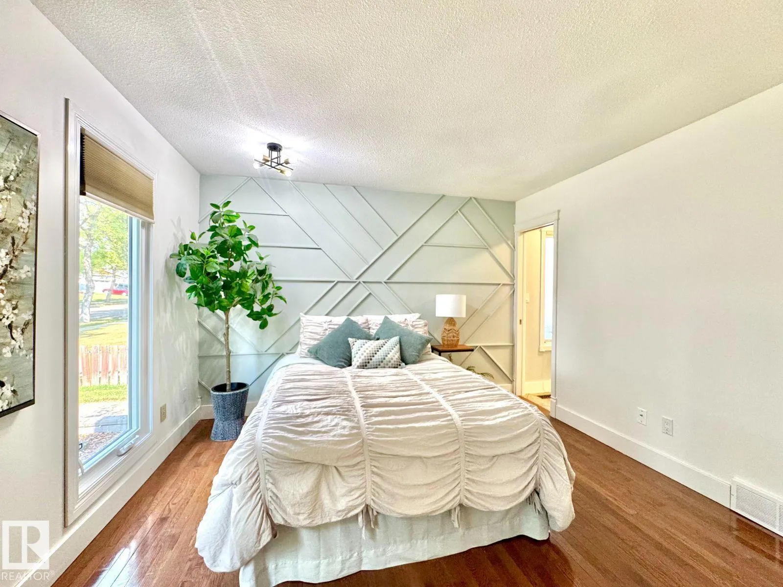 17 LONGVIEW Crescent