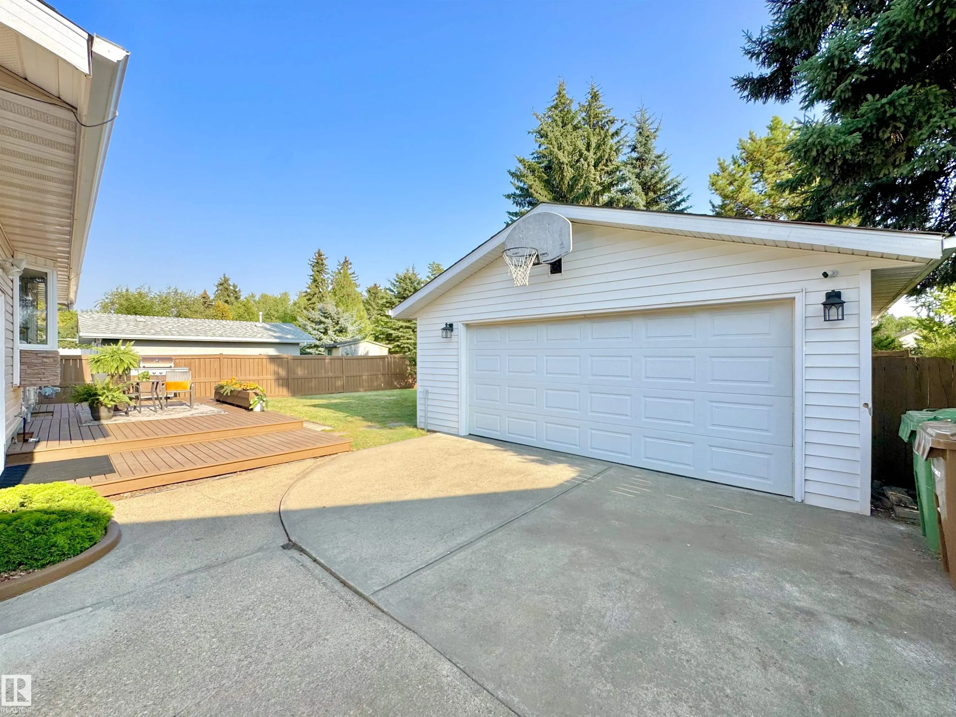 17 LONGVIEW Crescent
