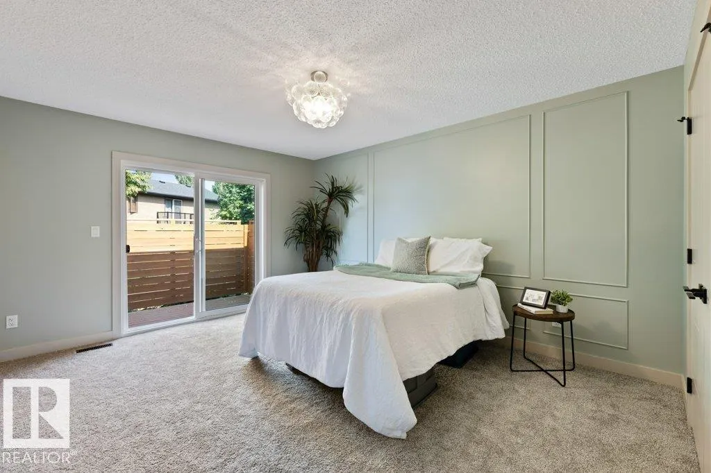 7 PINERIDGE Crescent