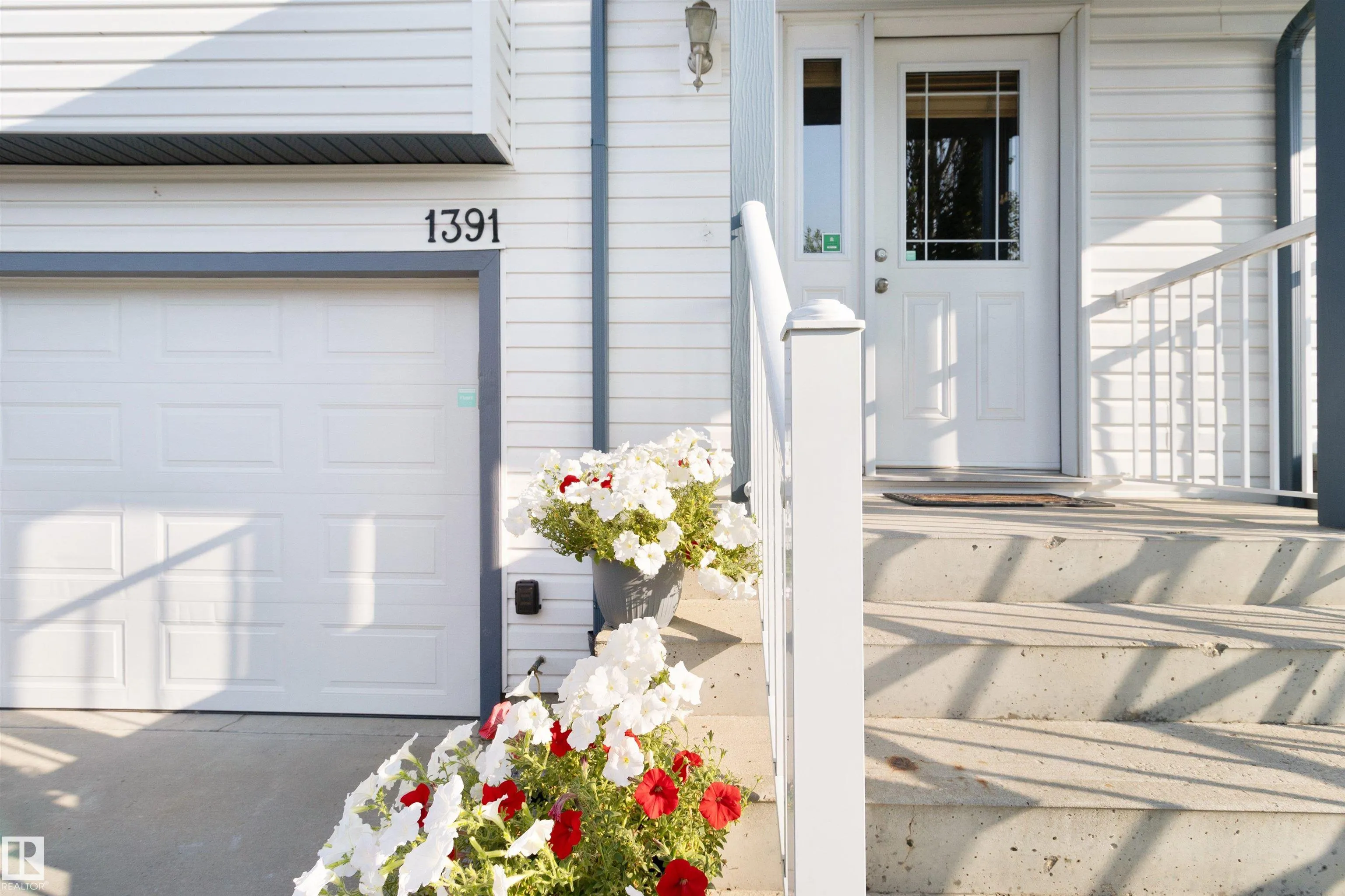 1391 HERMITAGE Road
