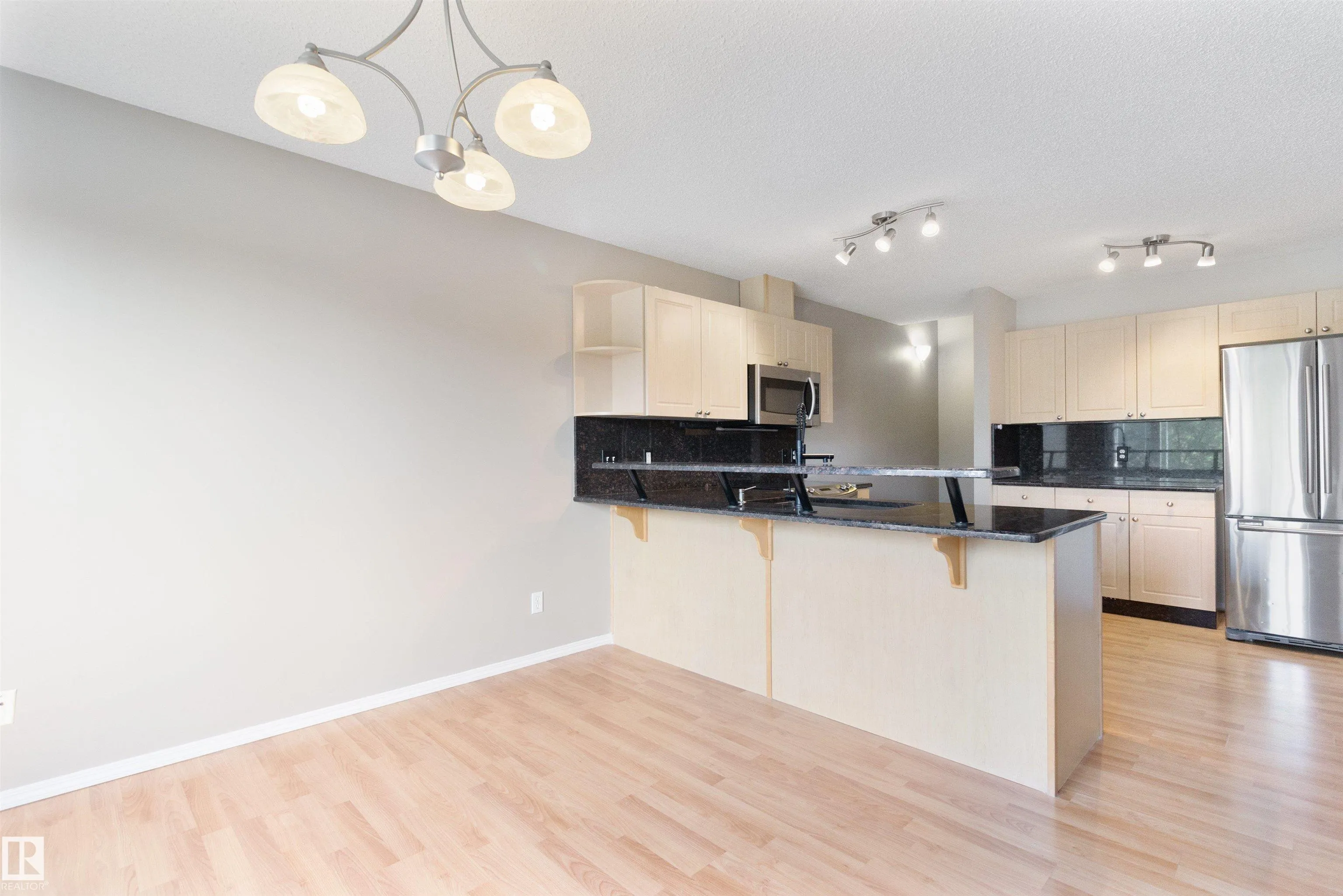 1391 HERMITAGE Road