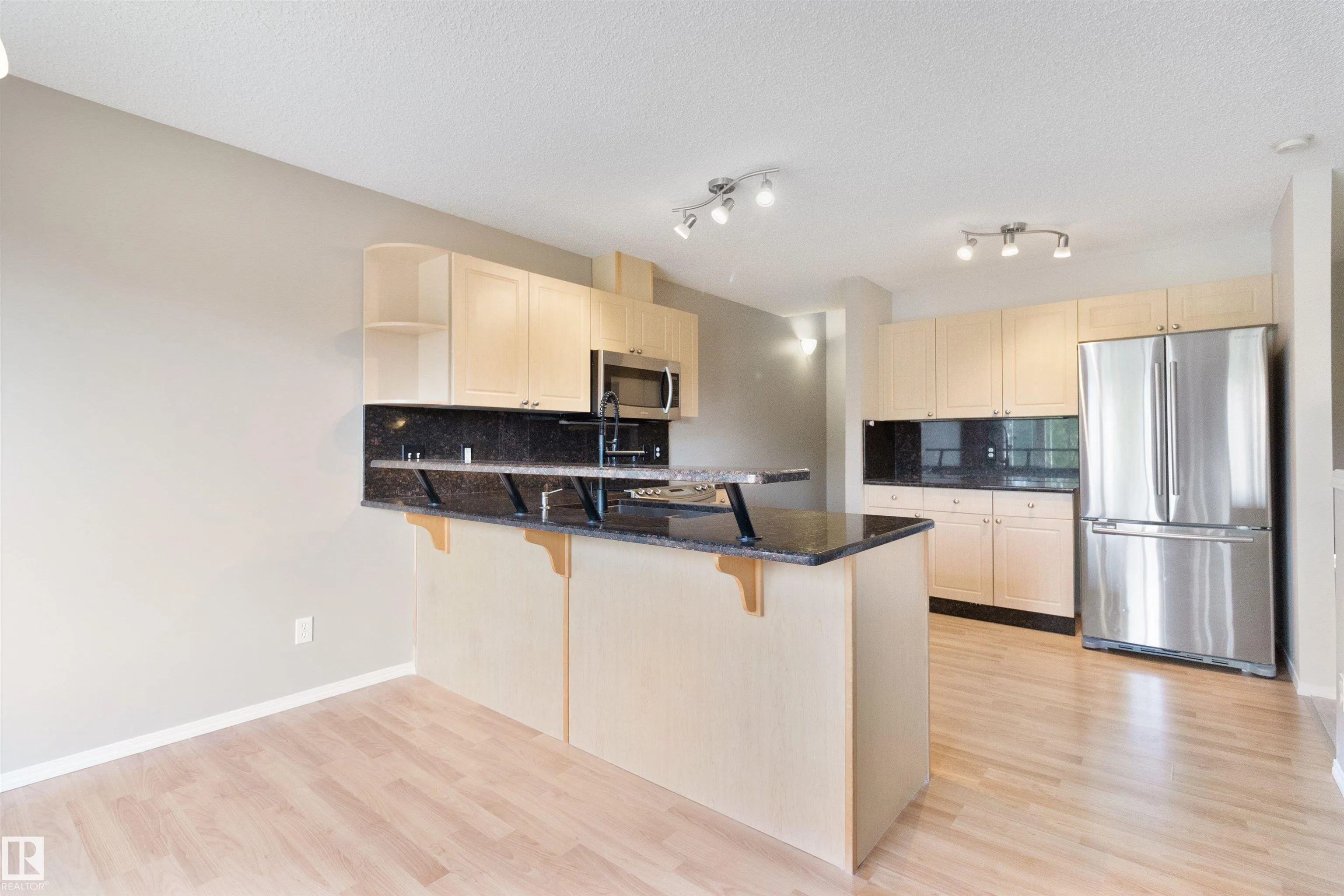 1391 HERMITAGE Road