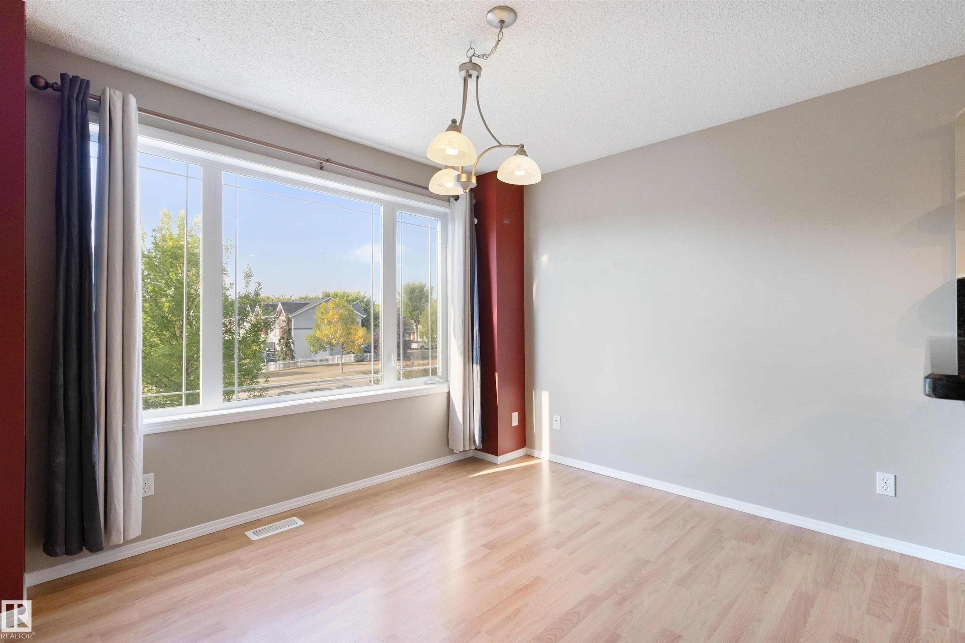 1391 HERMITAGE Road