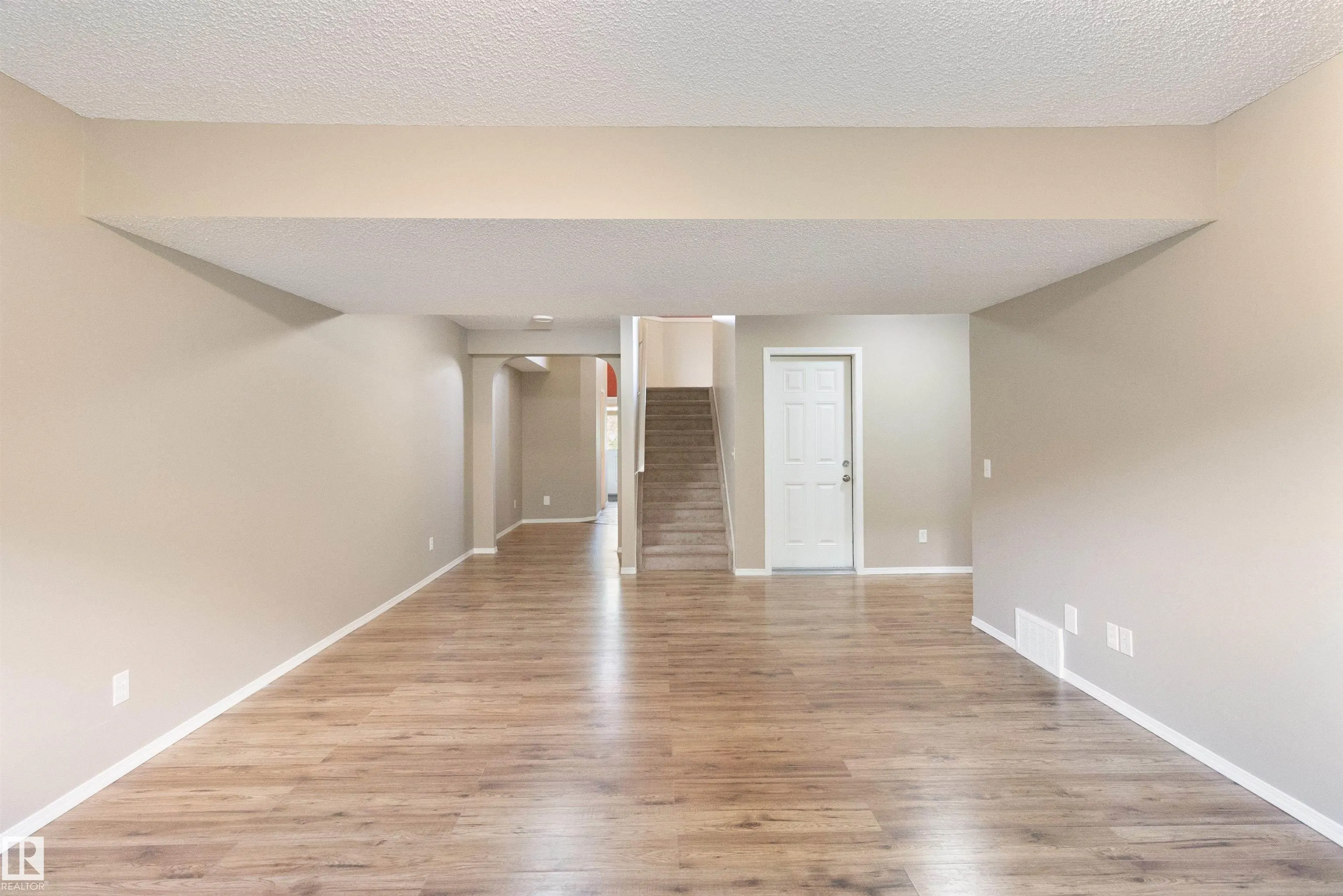 1391 HERMITAGE Road