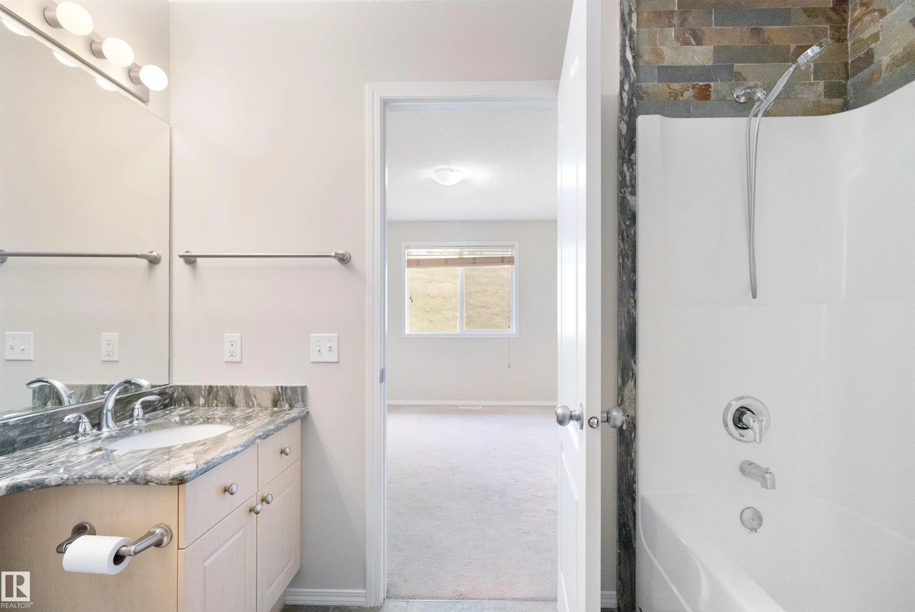 1391 HERMITAGE Road