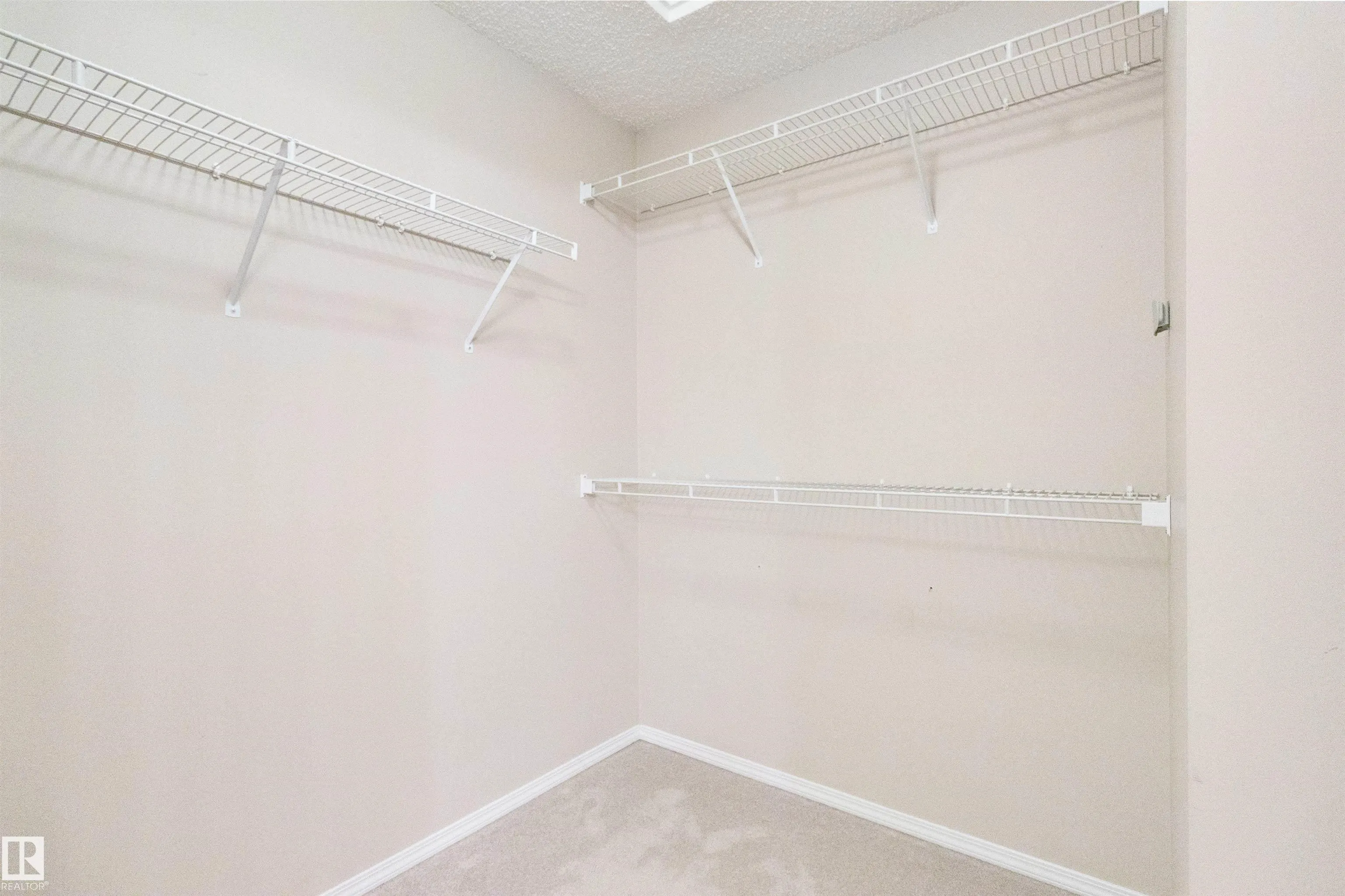 1391 HERMITAGE Road