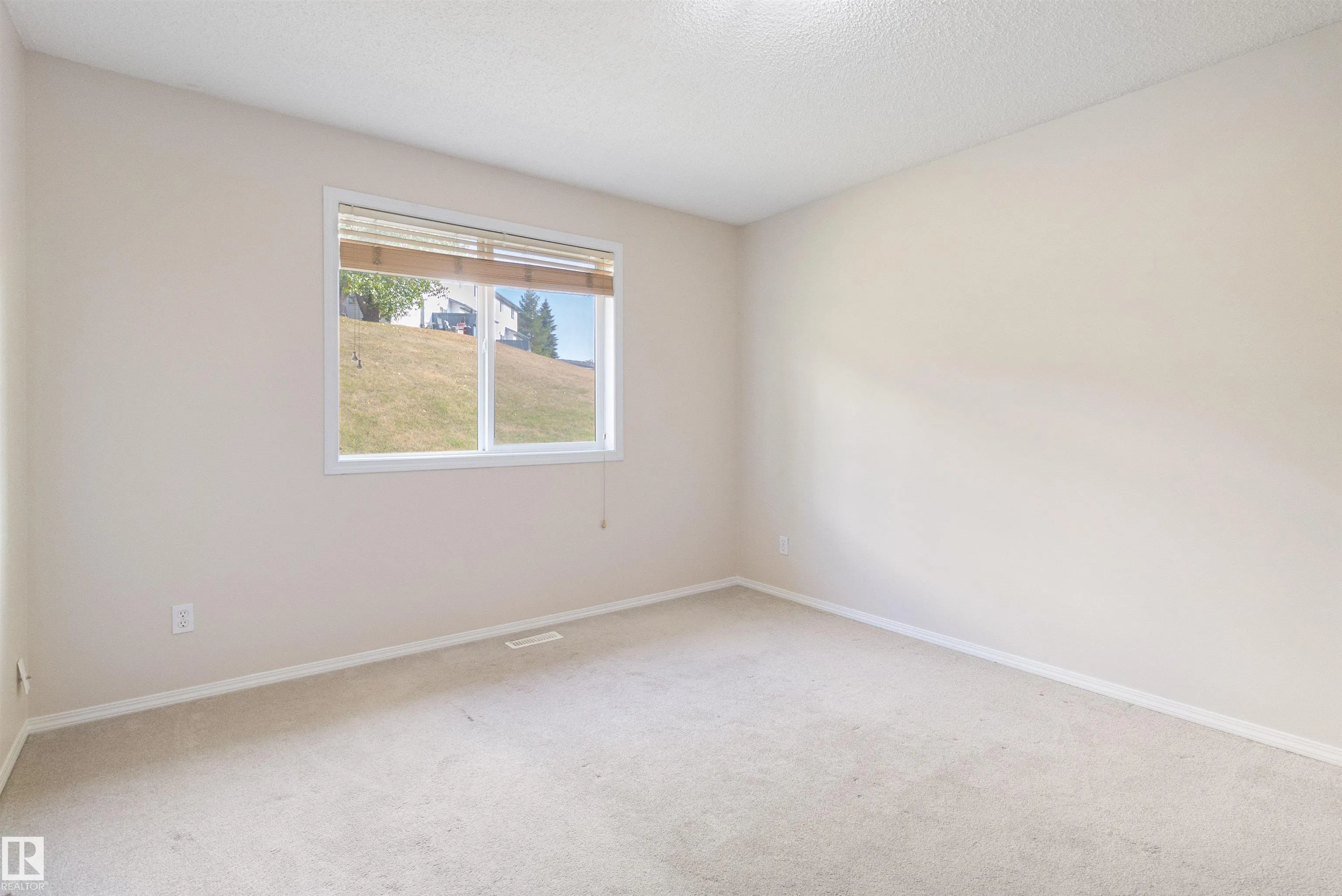 1391 HERMITAGE Road