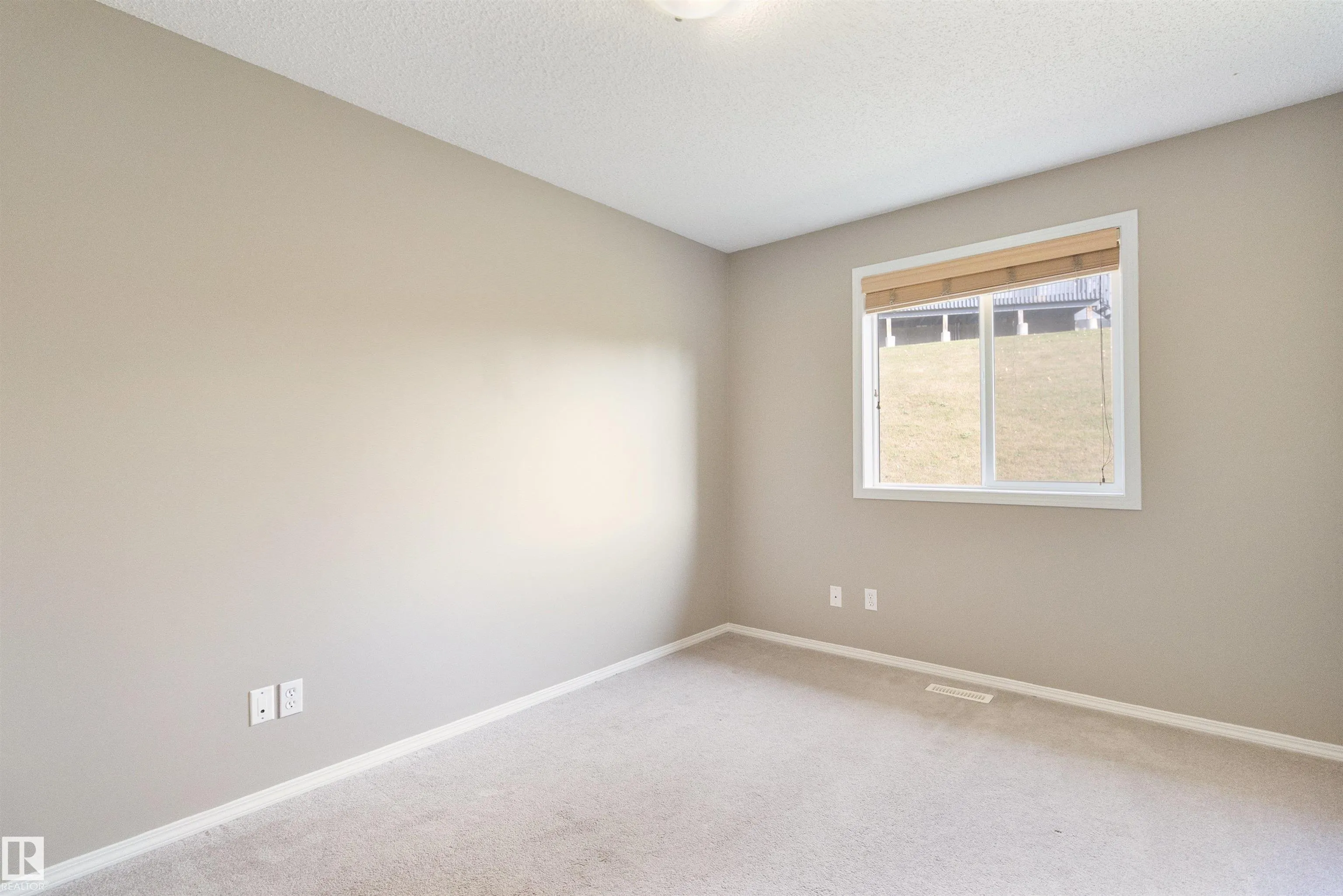1391 HERMITAGE Road