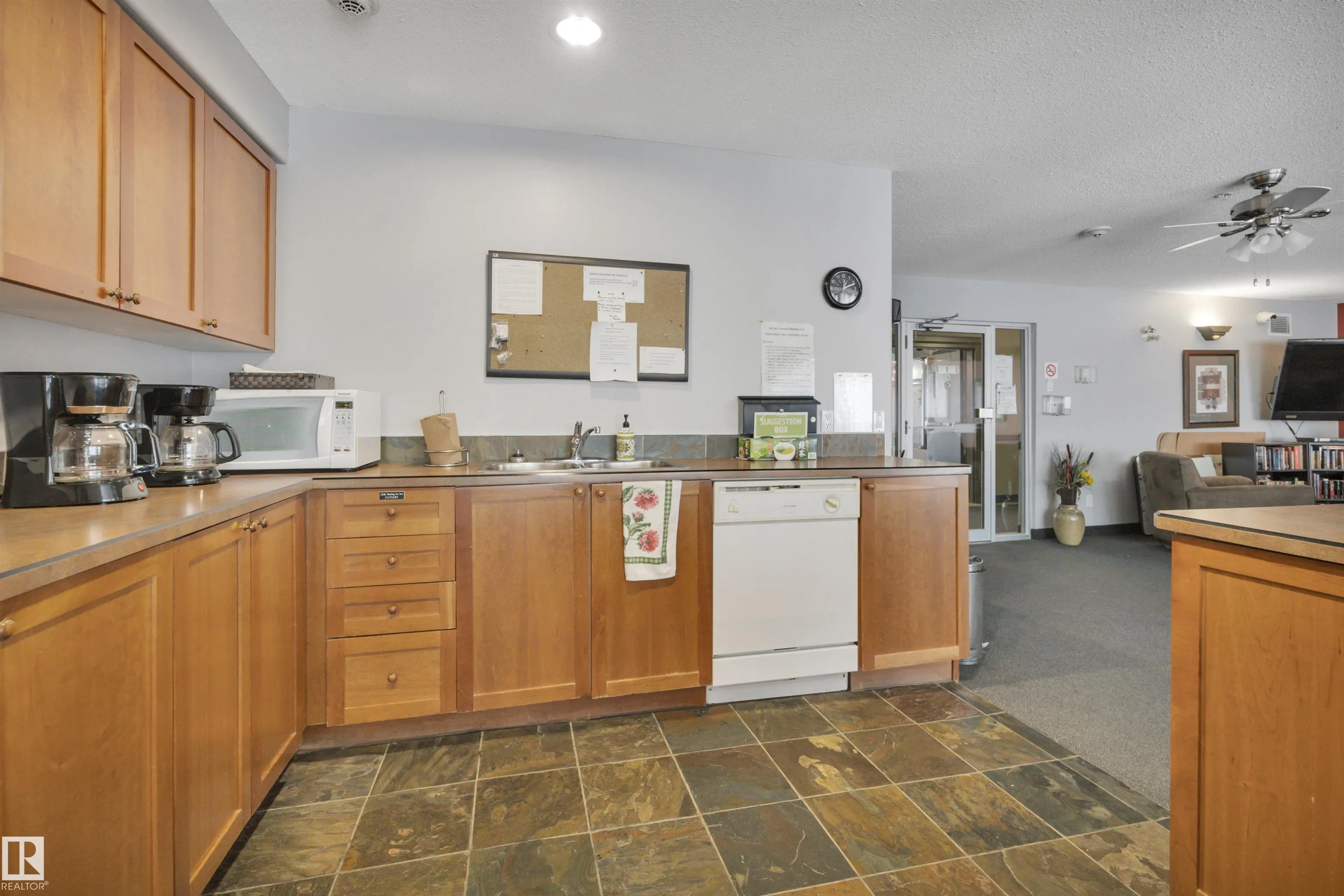592 HOOKE Road