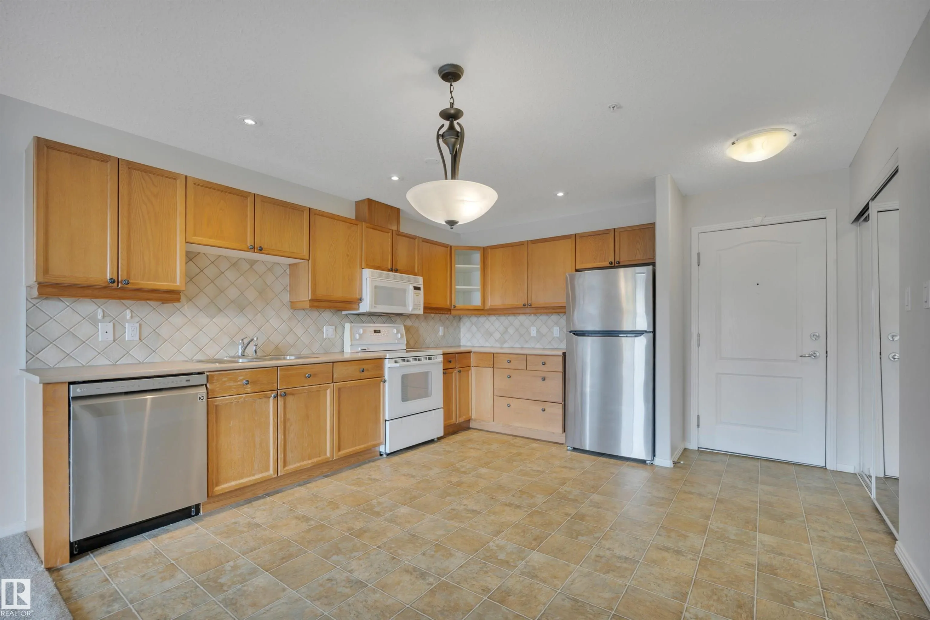 592 HOOKE Road