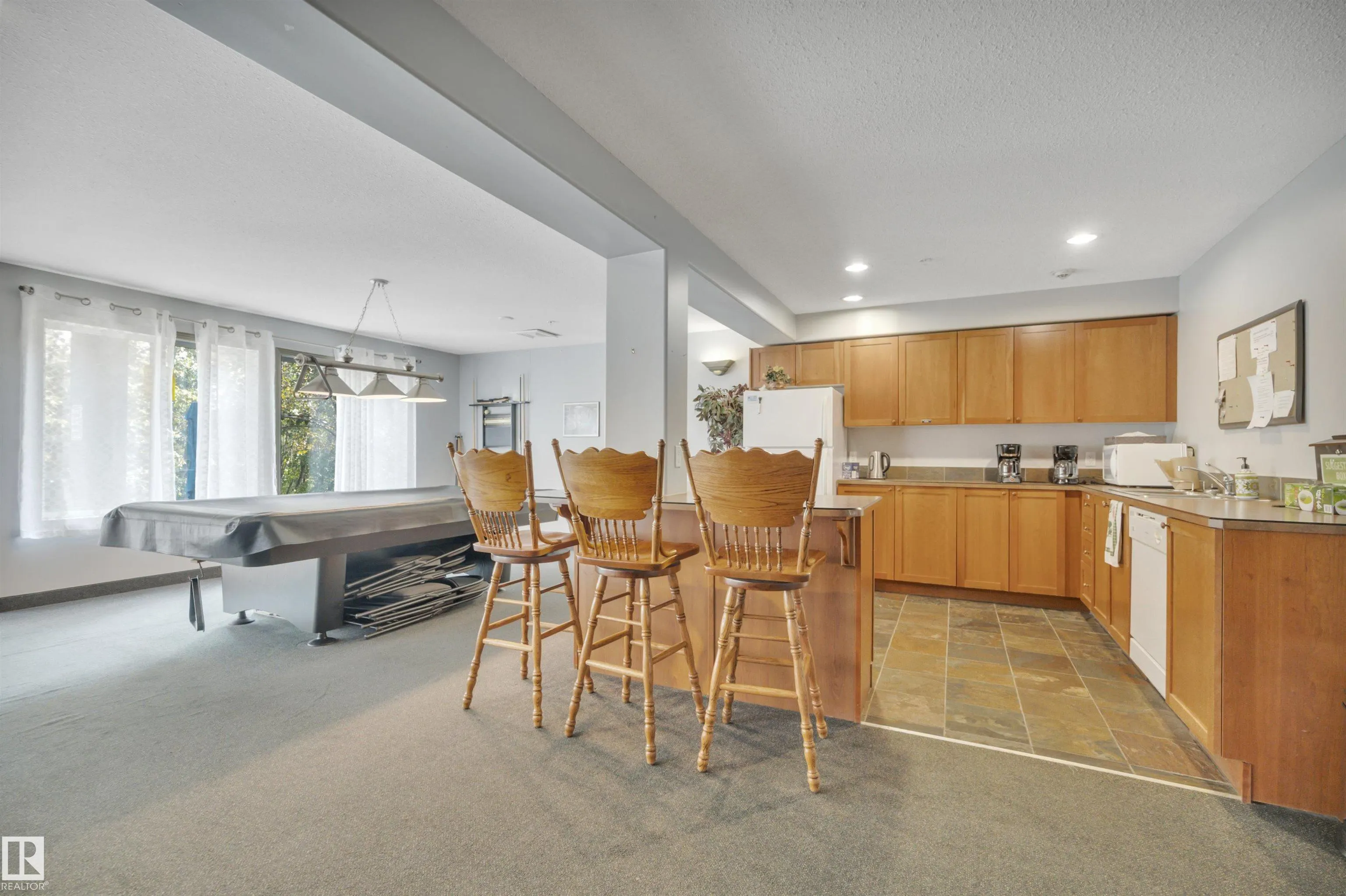 592 HOOKE Road