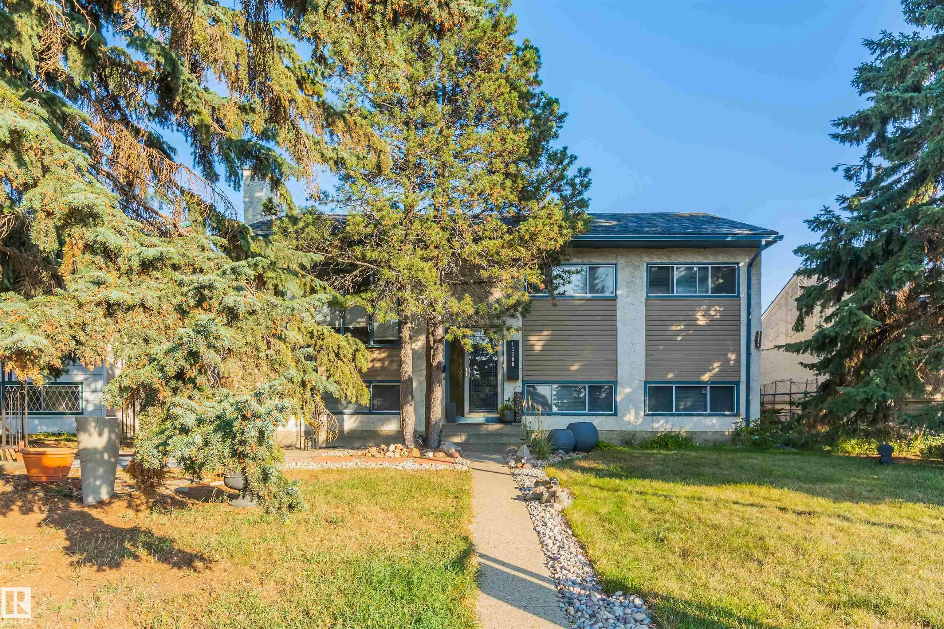 13208 128 Avenue