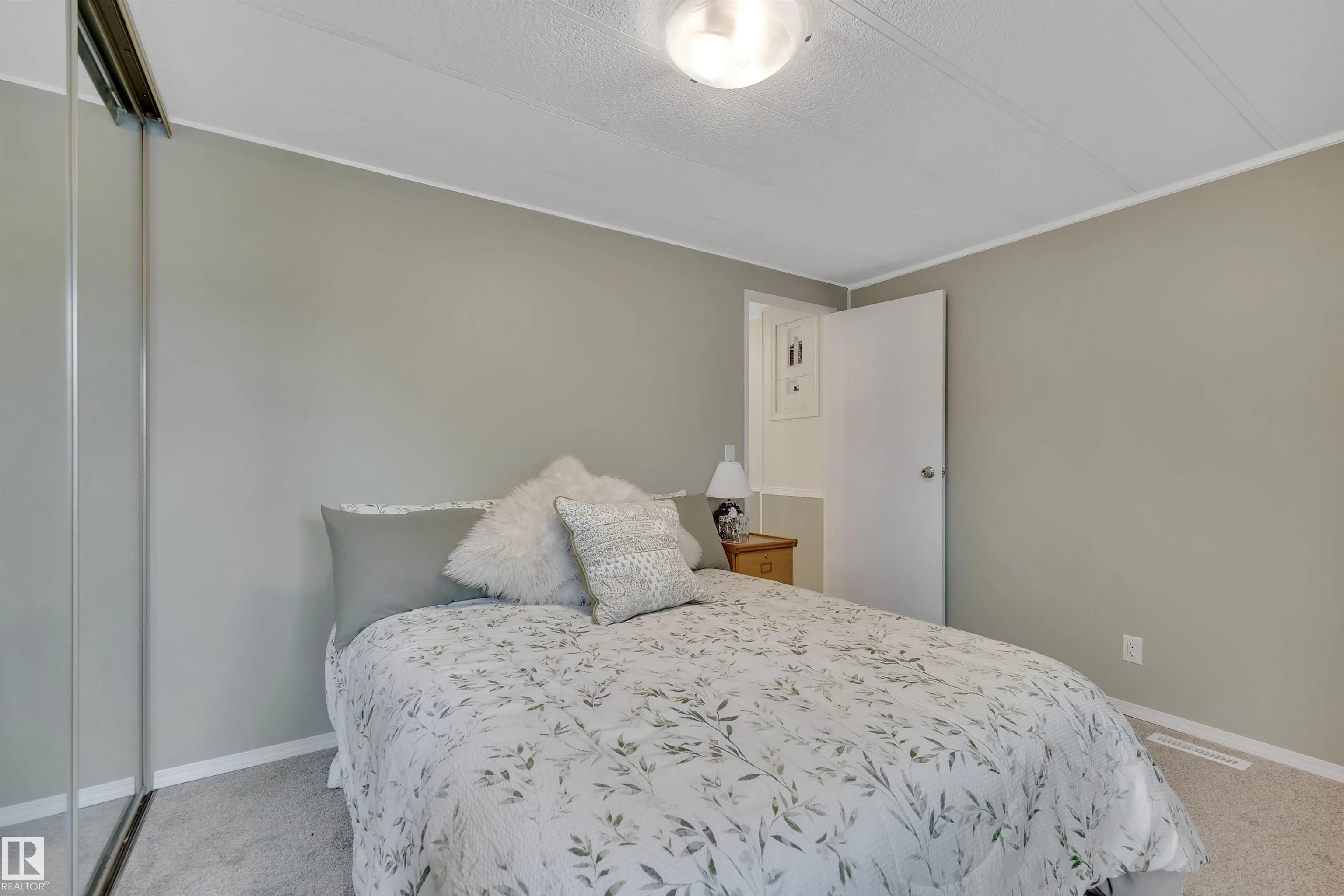 46 Calmar Mobile Home Park
