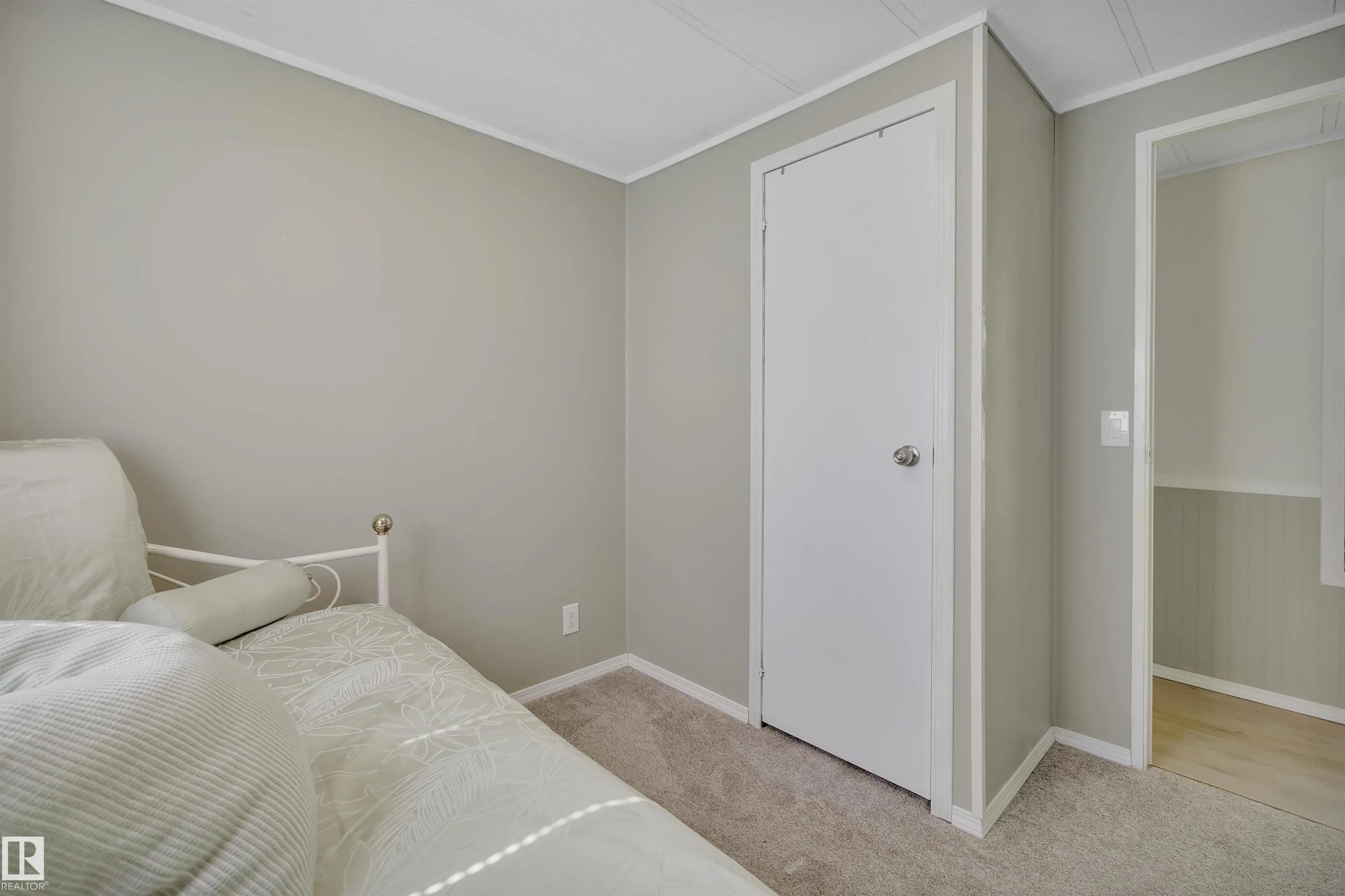 46 Calmar Mobile Home Park