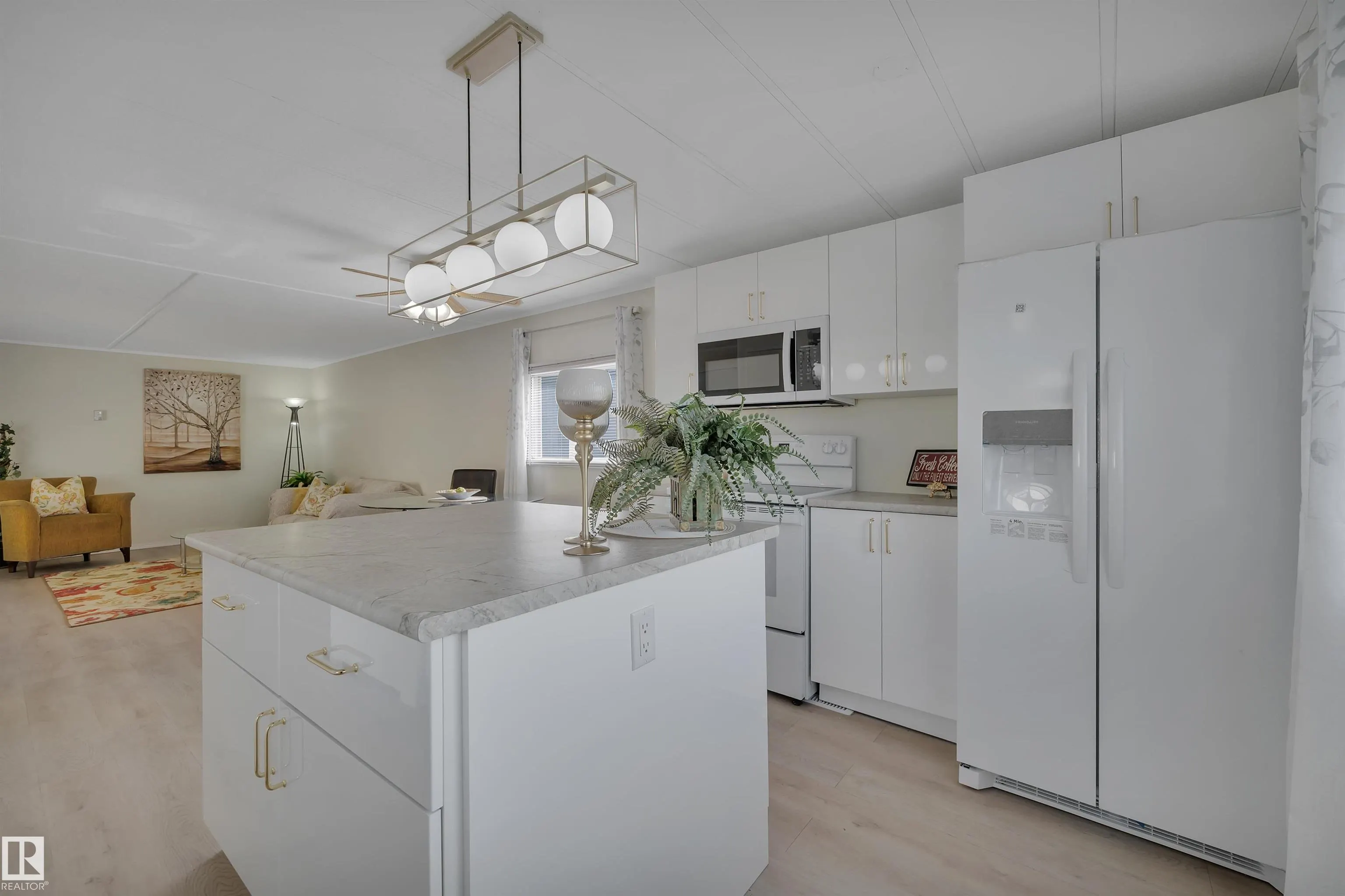 46 Calmar Mobile Home Park