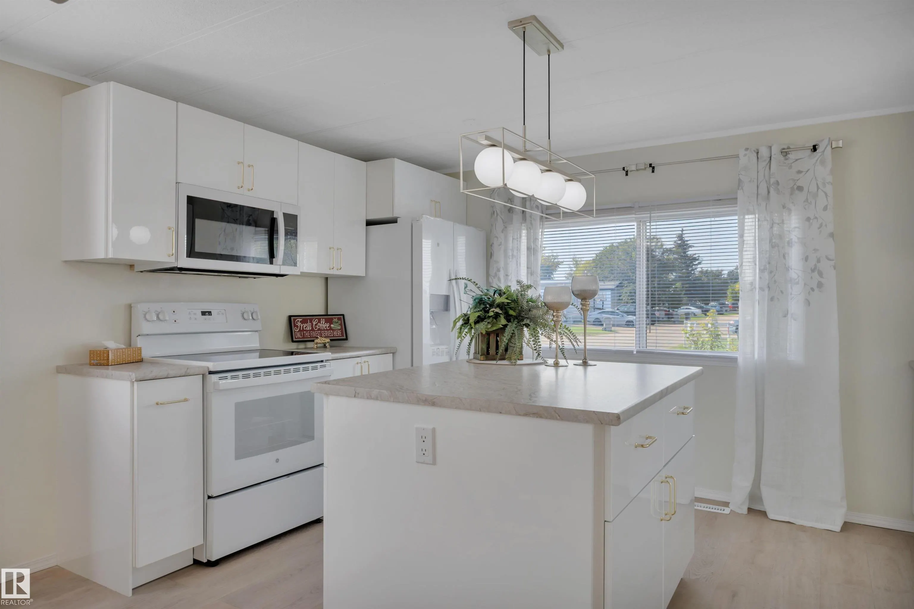 46 Calmar Mobile Home Park