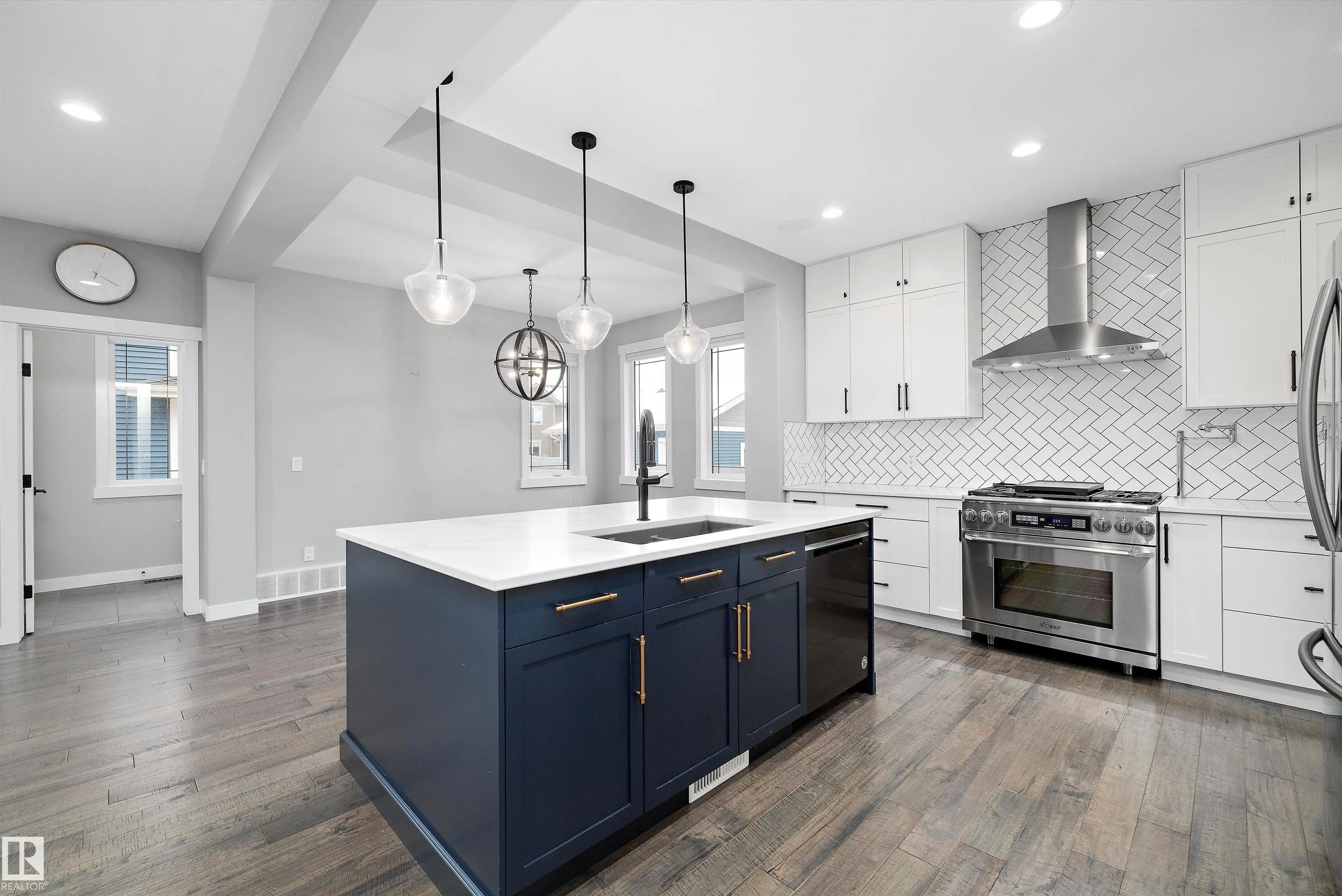 4229 VETERANS Way