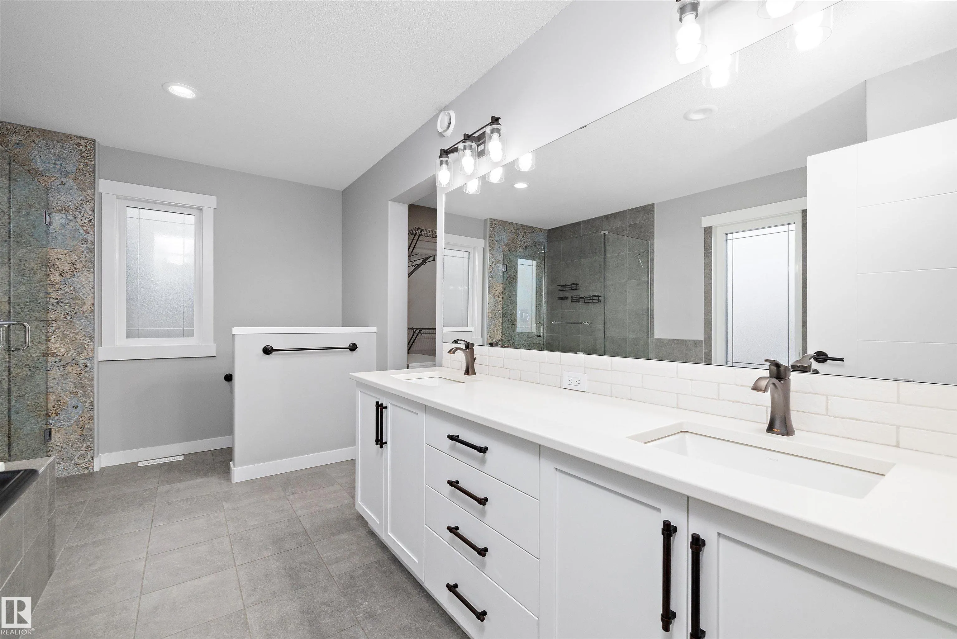4229 VETERANS Way