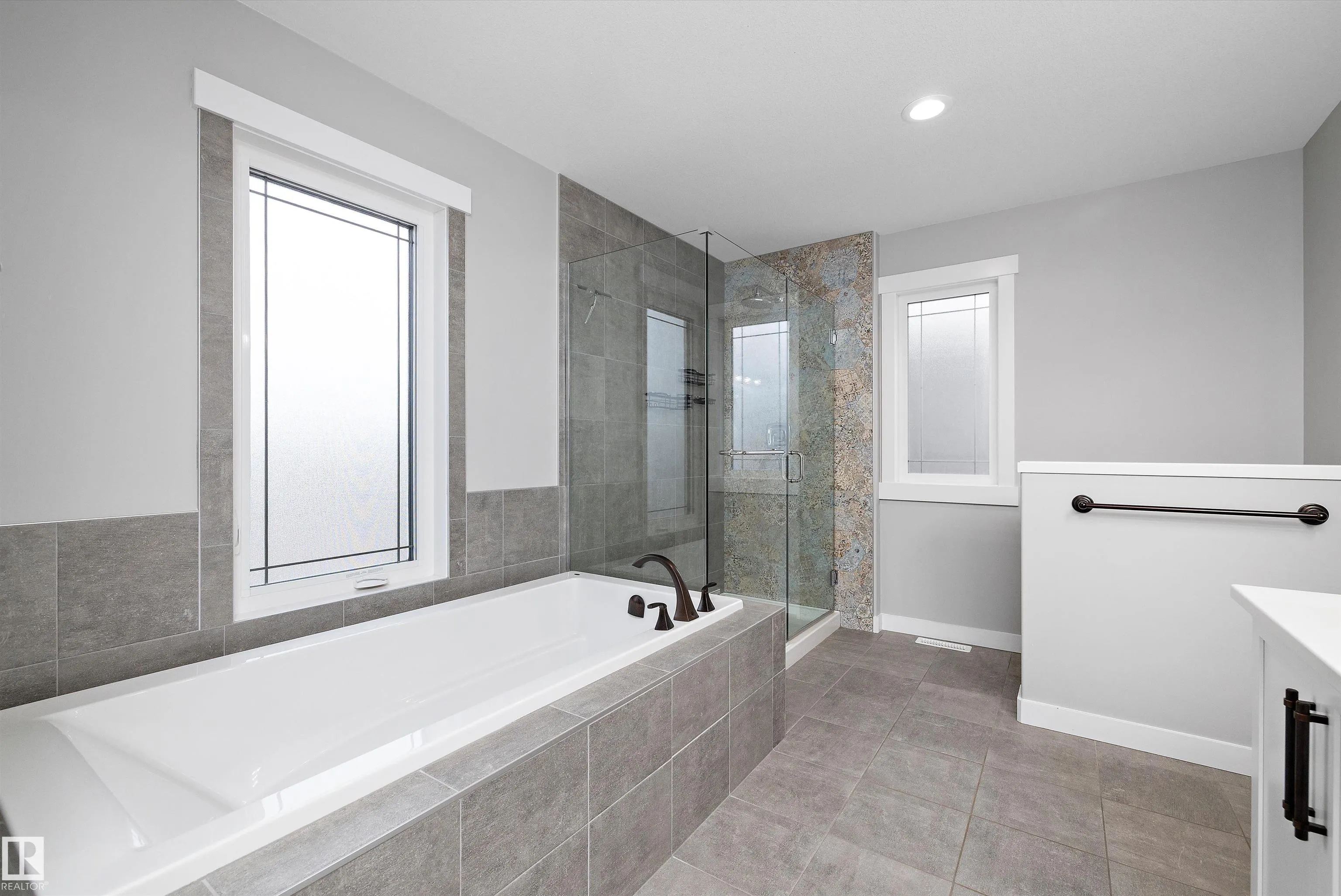4229 VETERANS Way