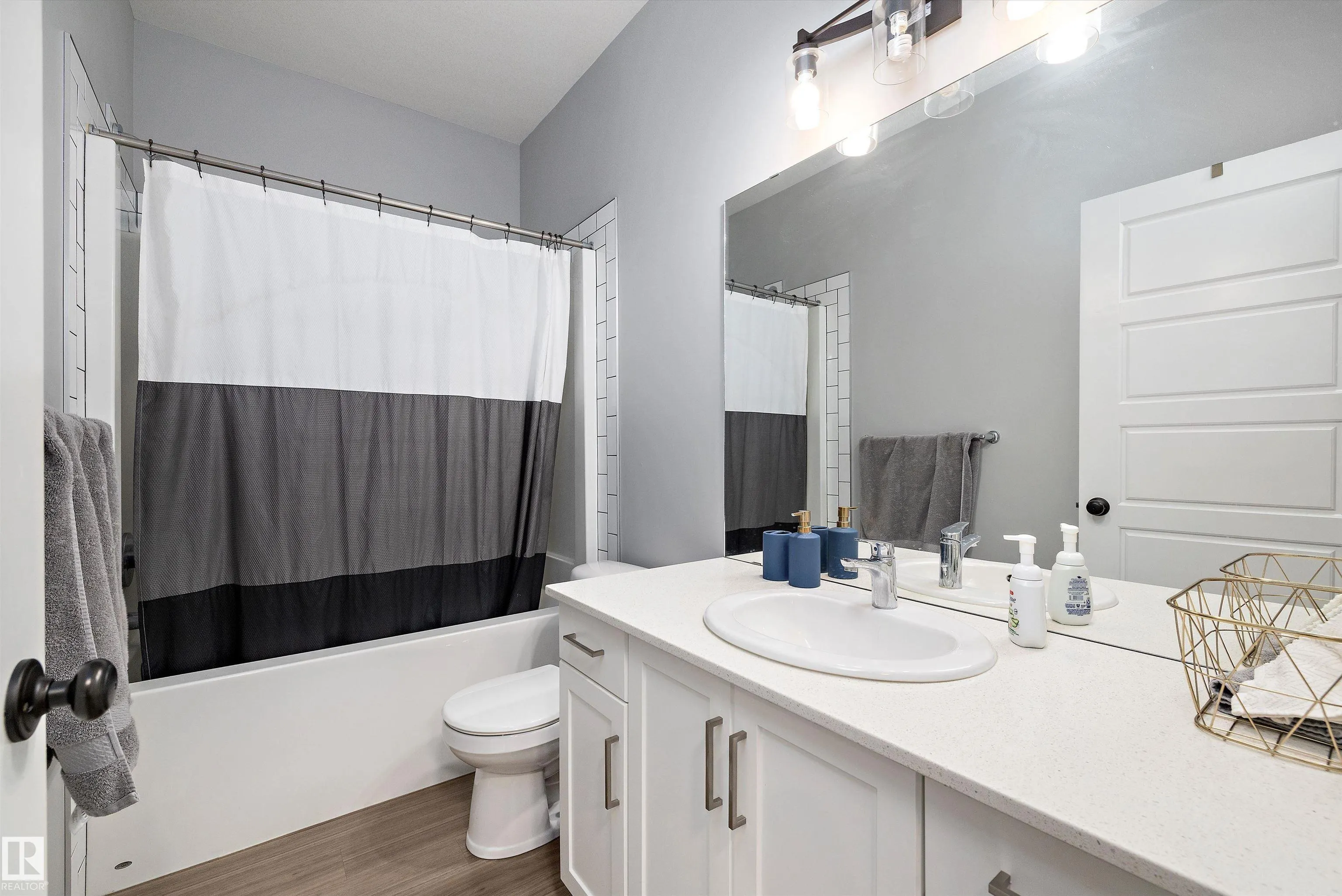 4229 VETERANS Way