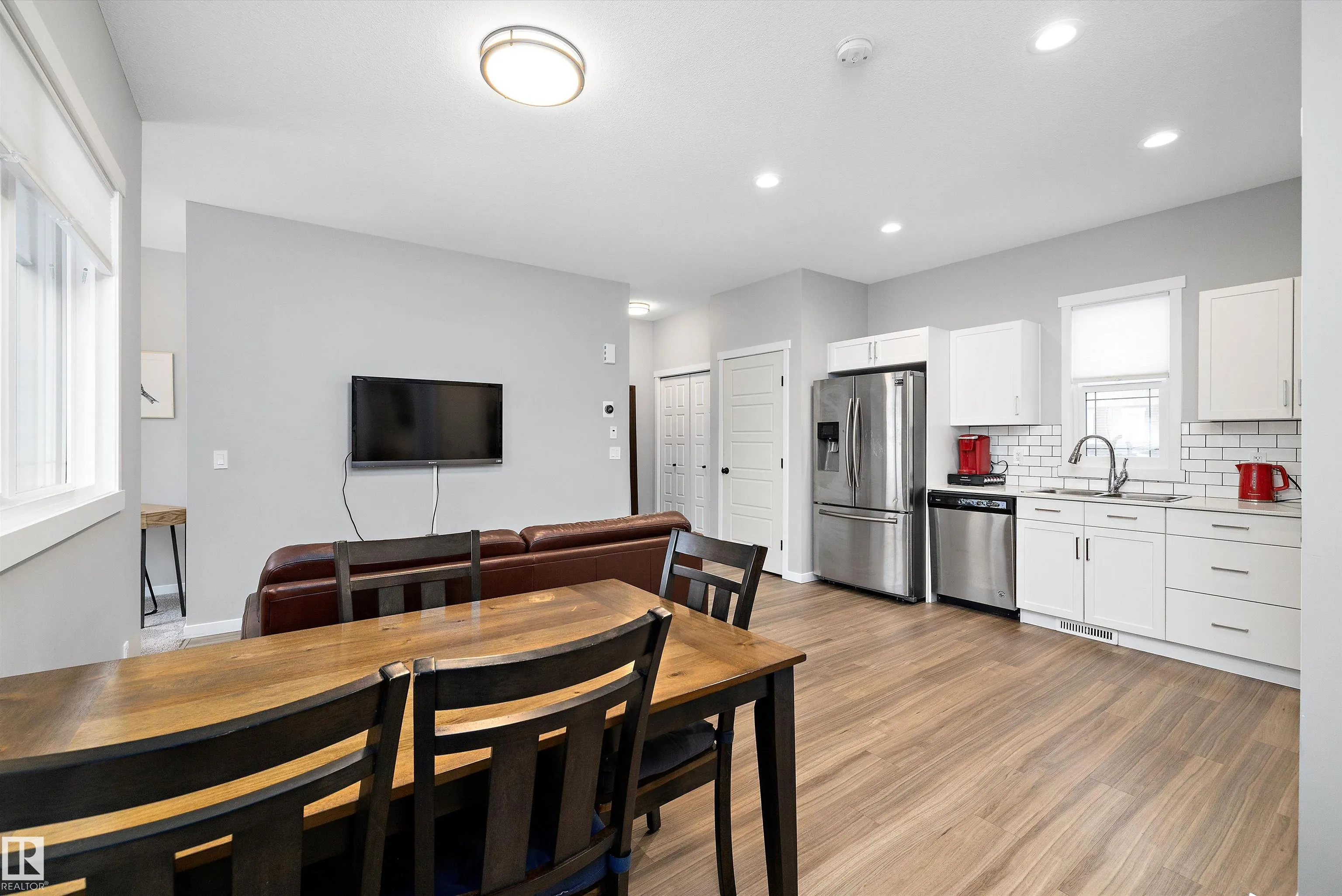 4229 VETERANS Way