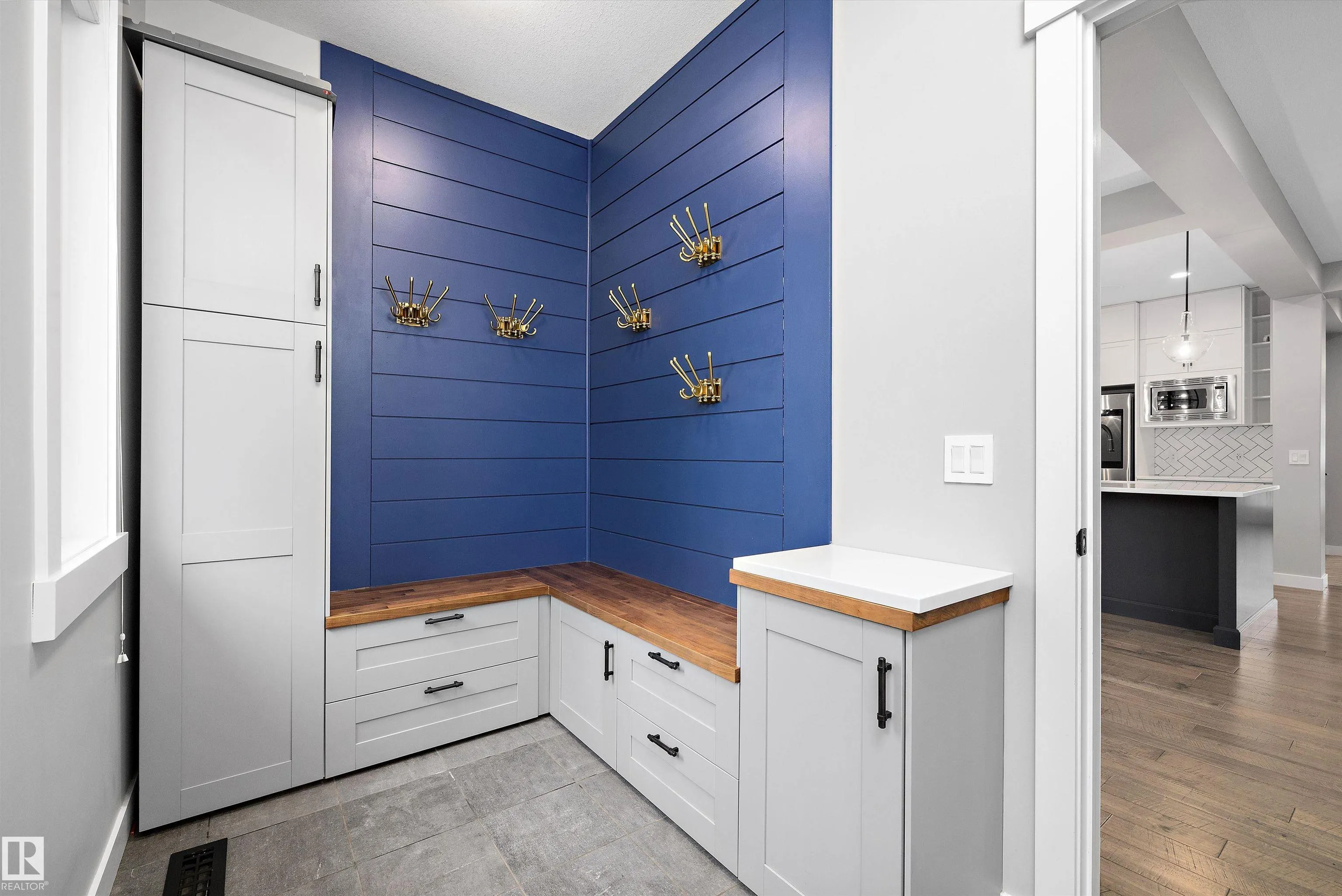 4229 VETERANS Way