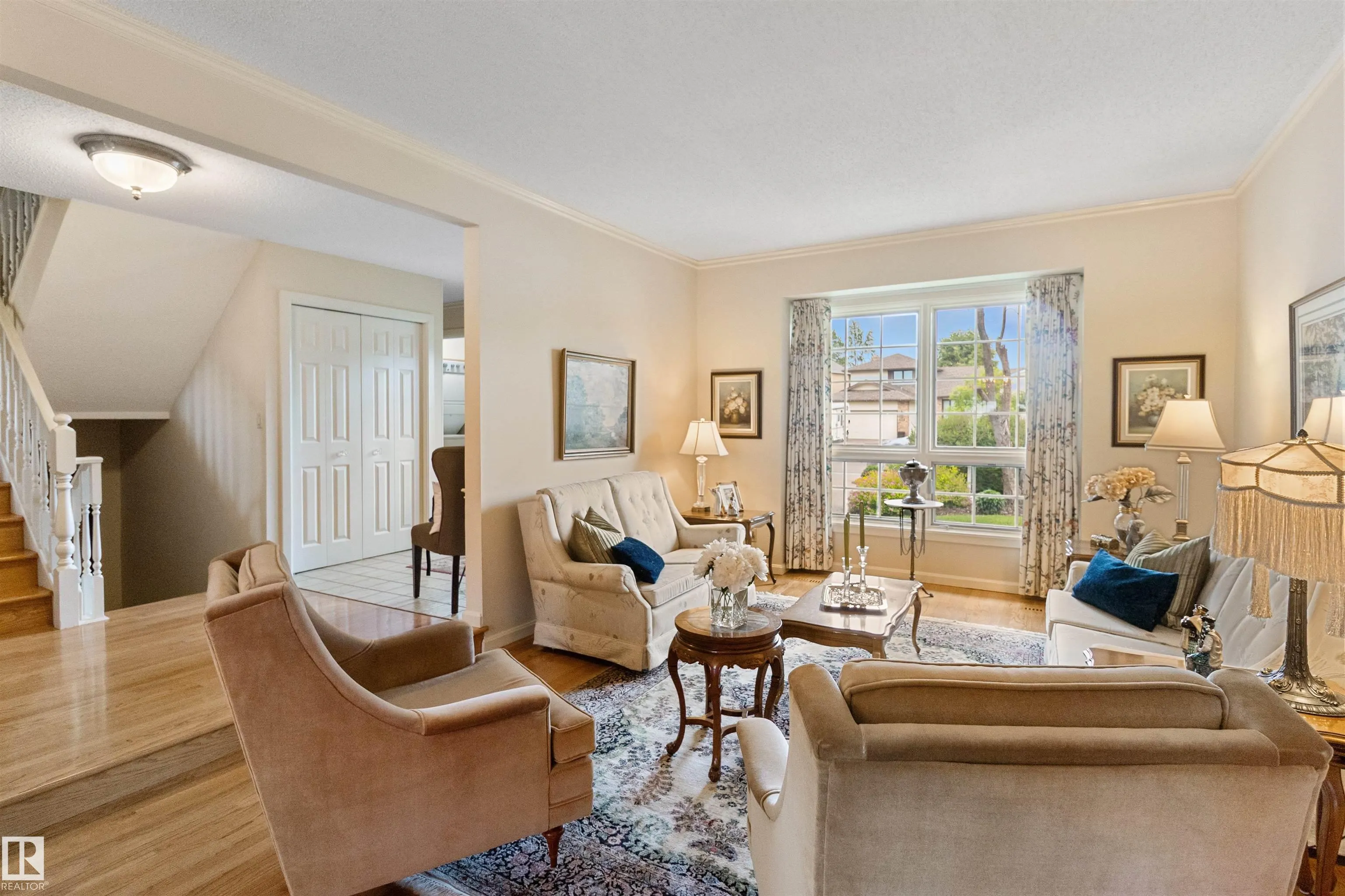 433 VILLAGE Drive