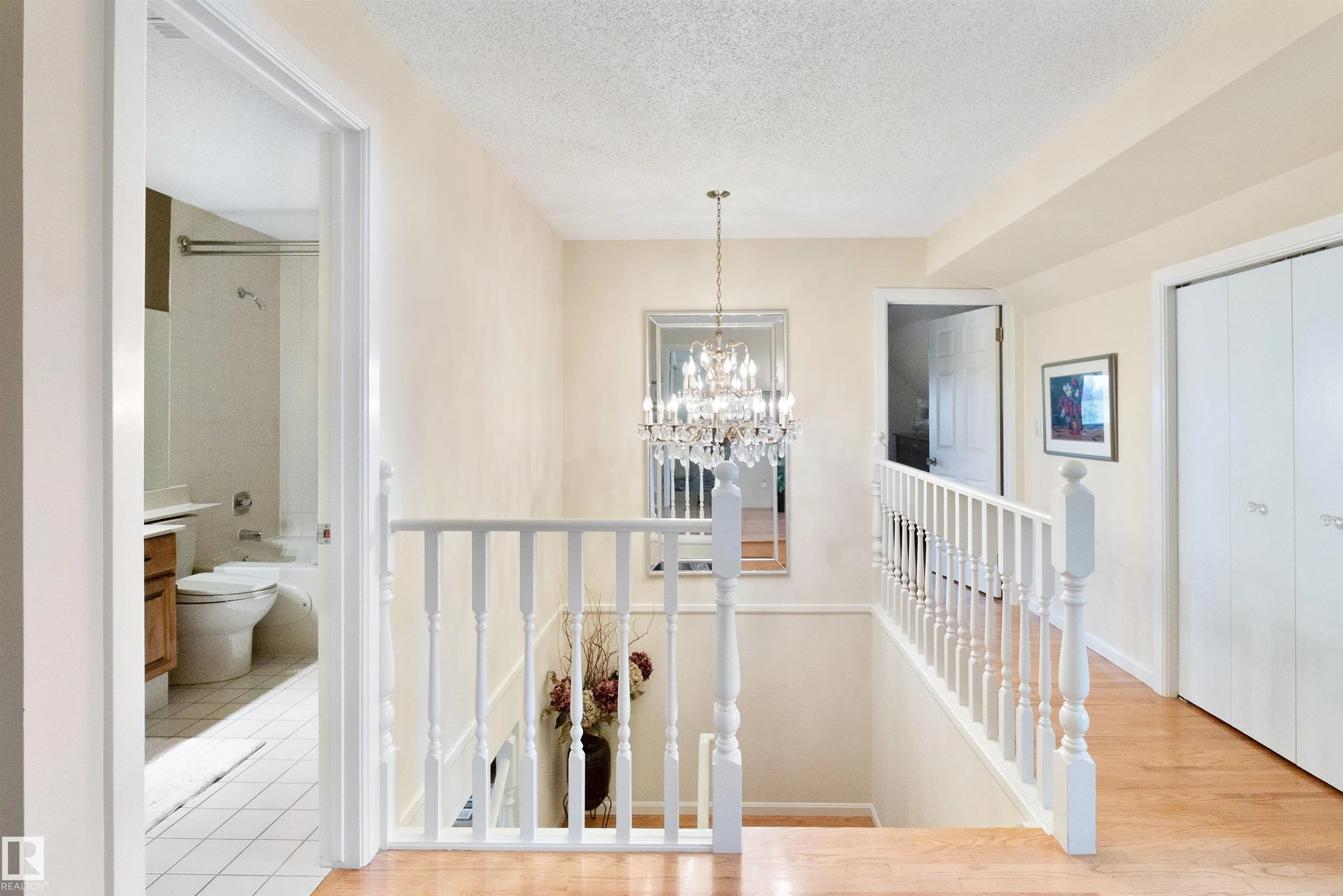 433 VILLAGE Drive