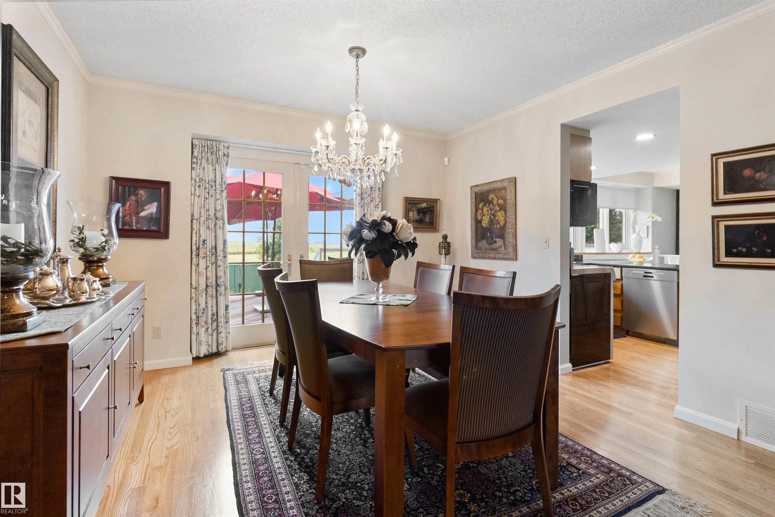 433 VILLAGE Drive