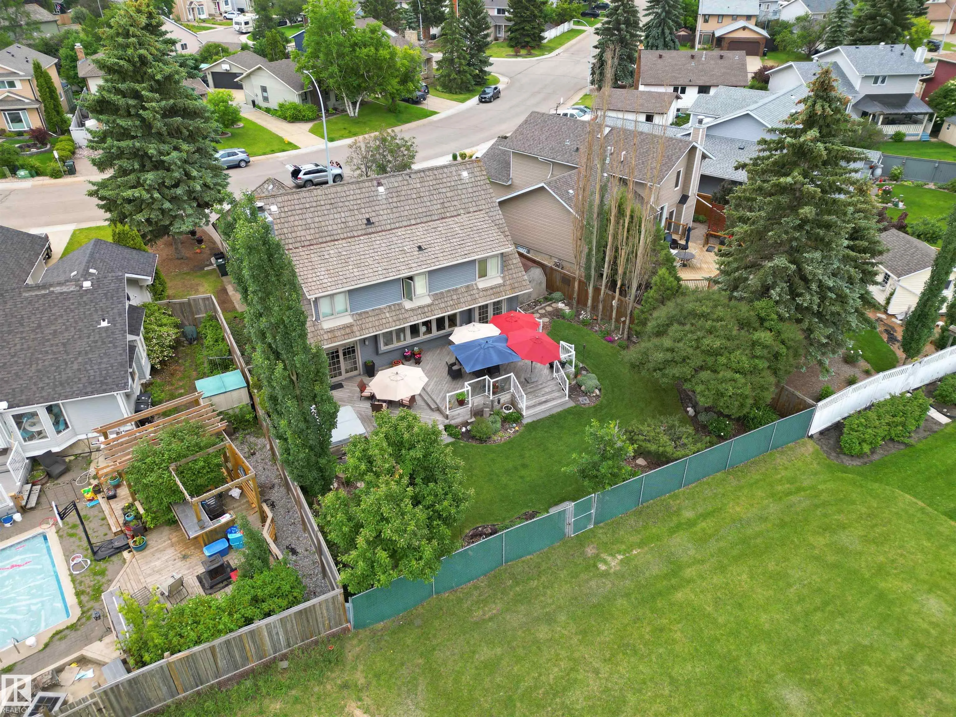 433 VILLAGE Drive