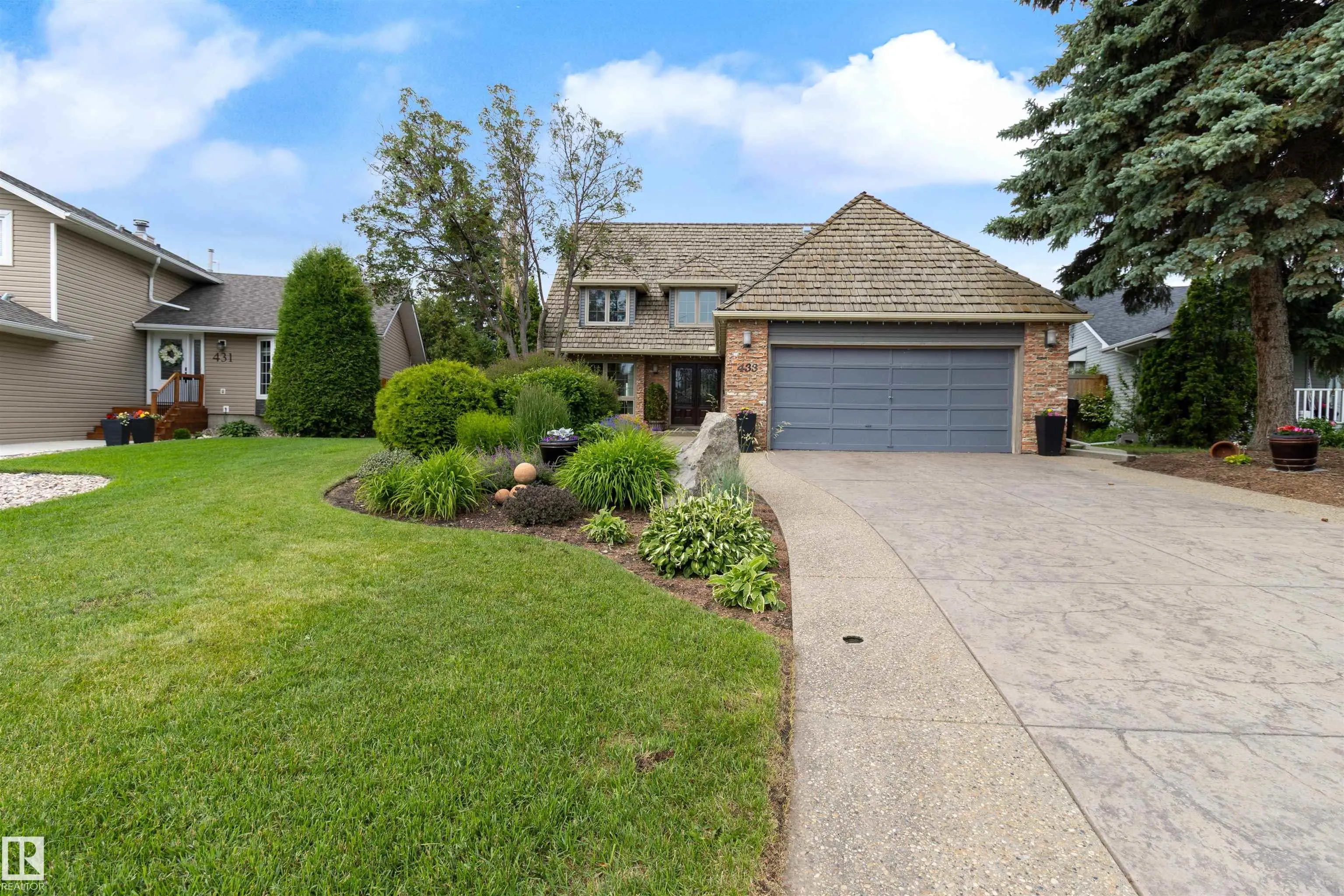 433 VILLAGE Drive