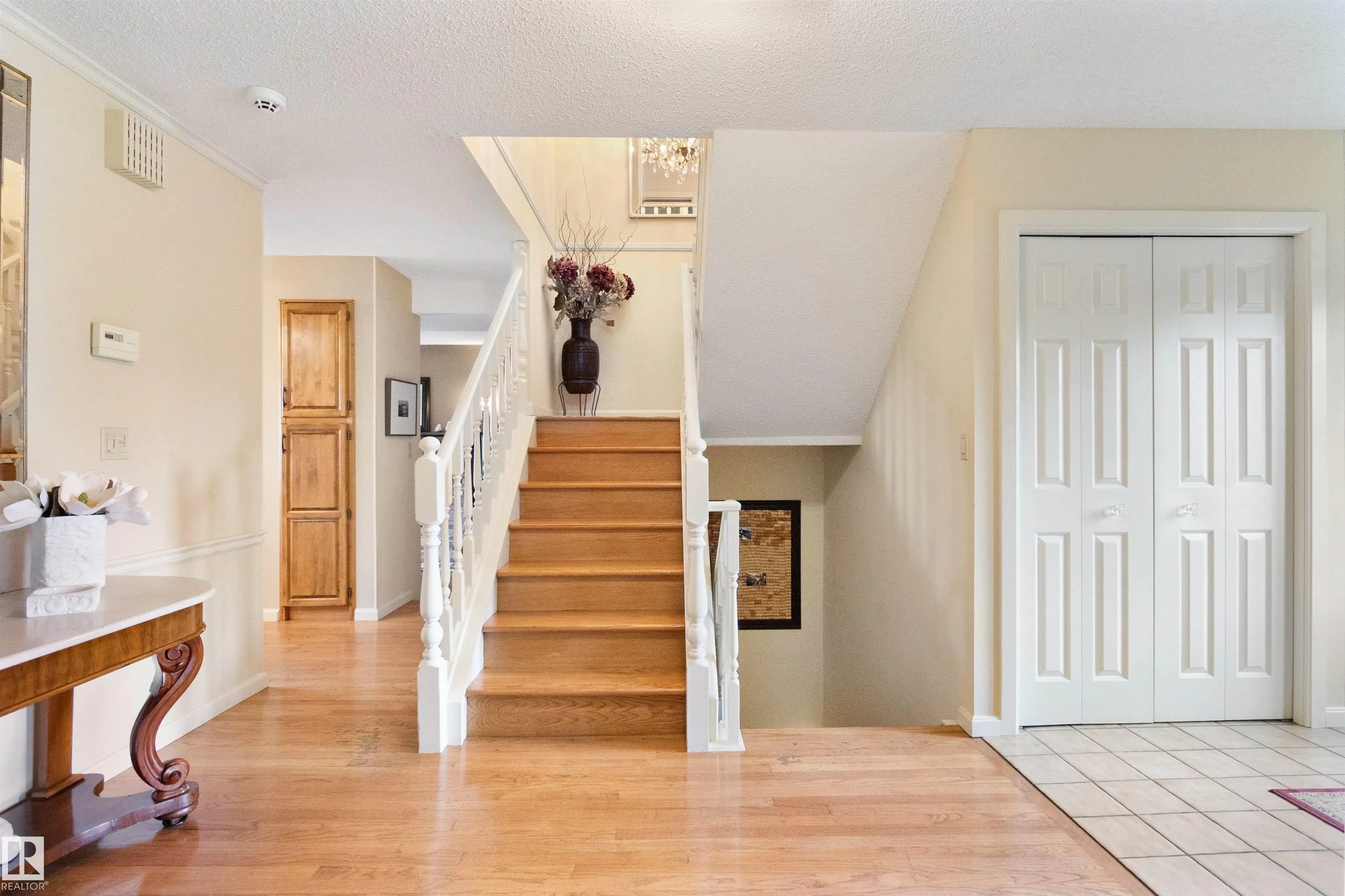 433 VILLAGE Drive