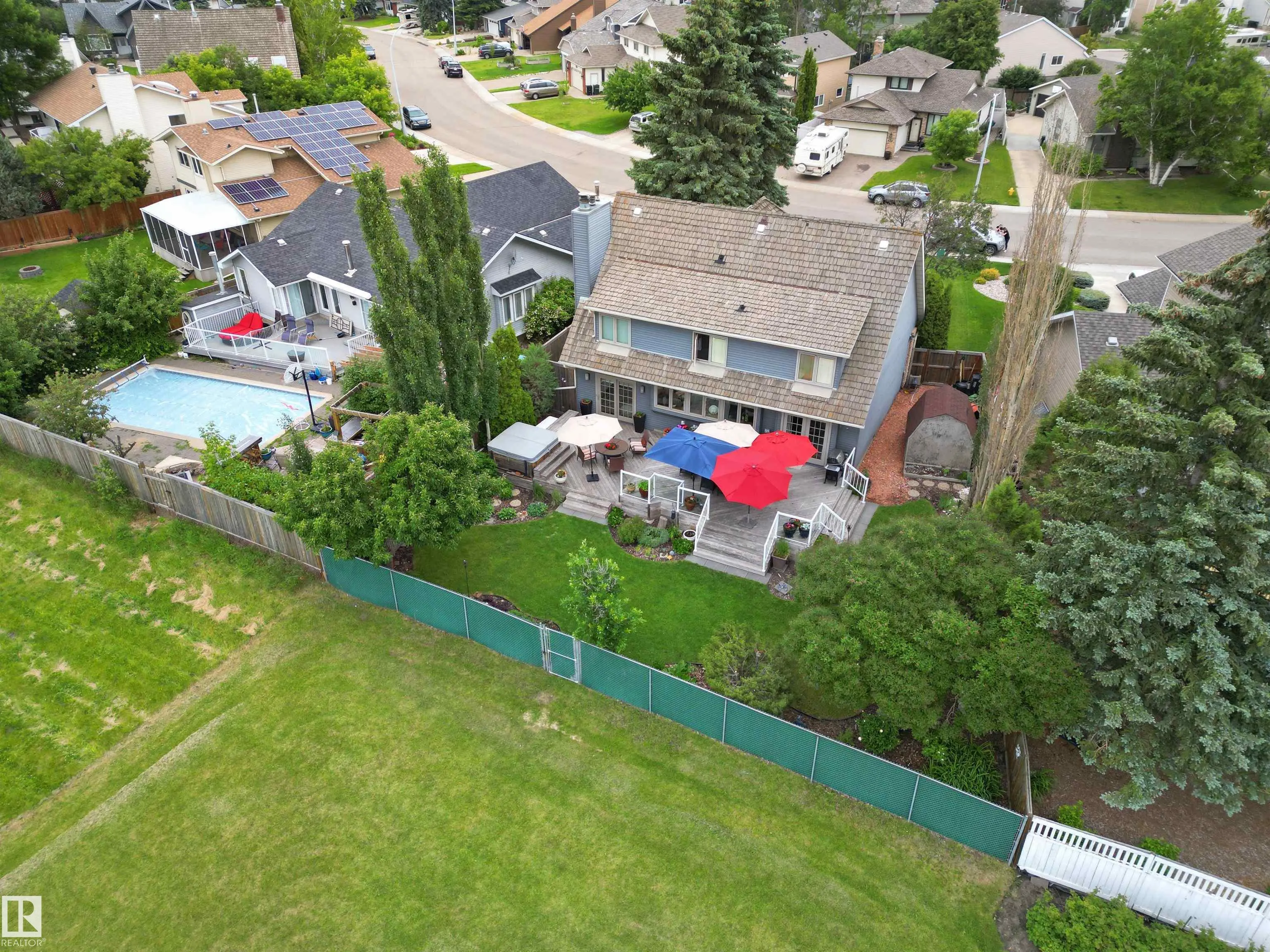 433 VILLAGE Drive