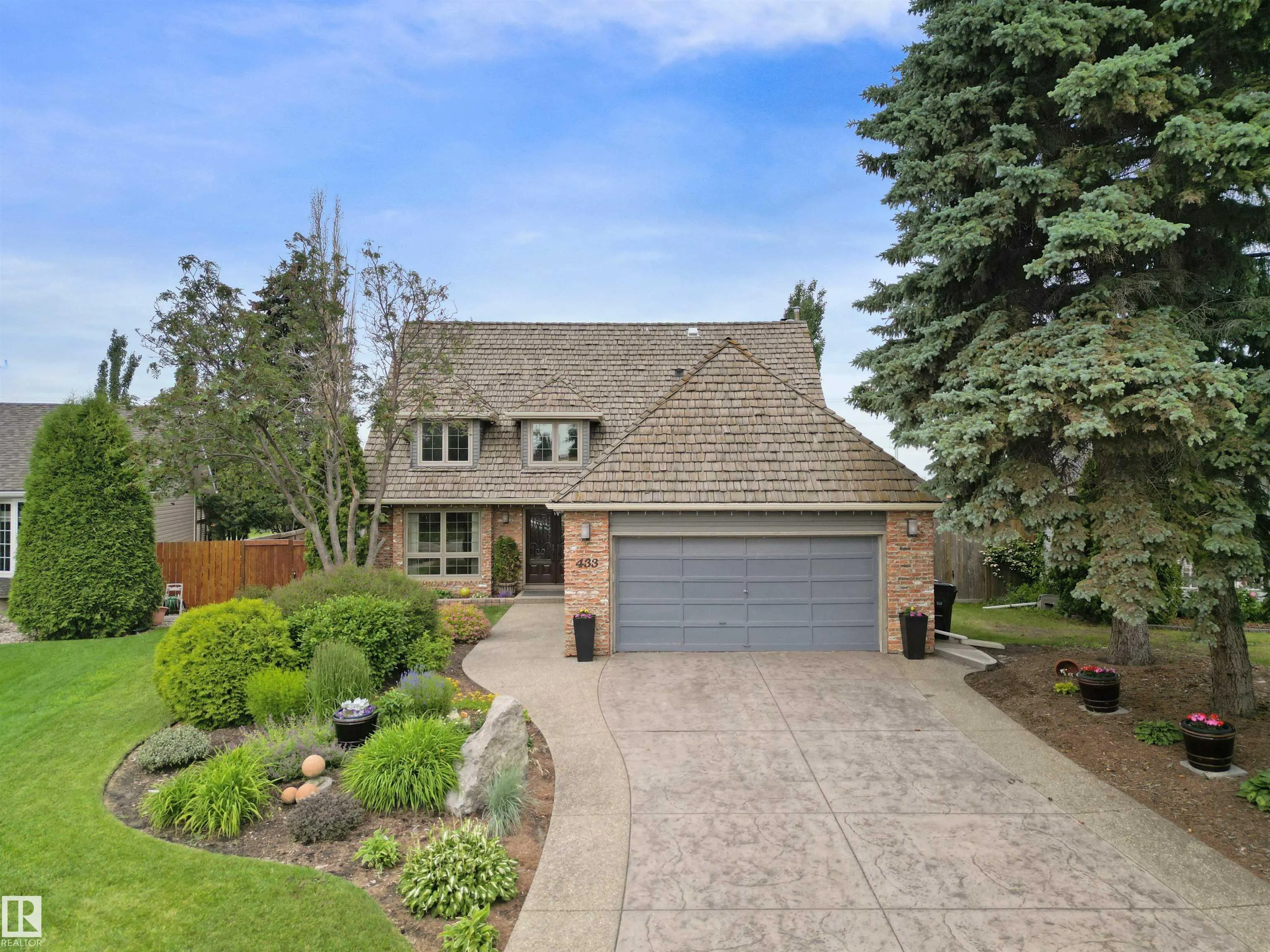 433 VILLAGE Drive