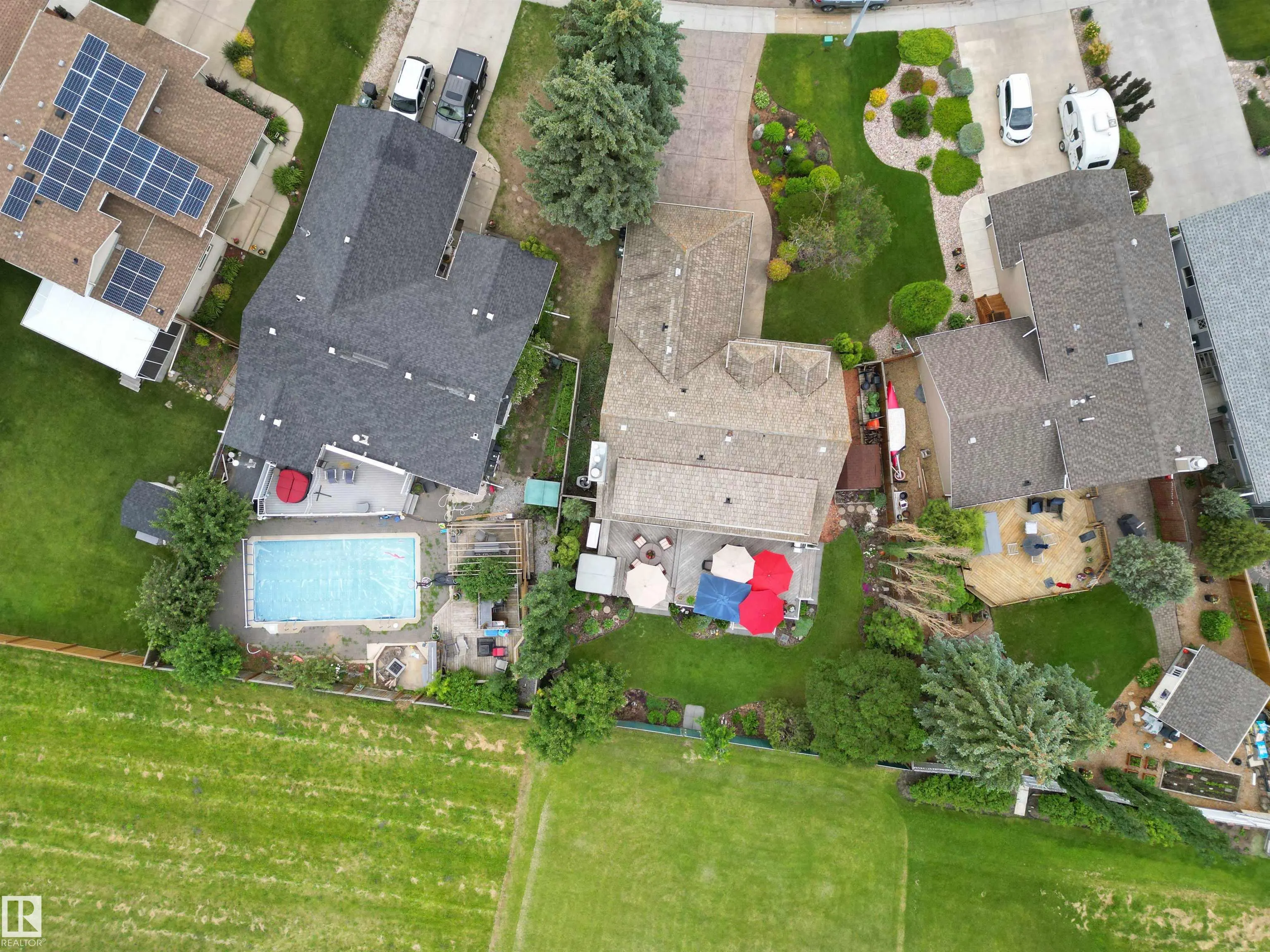 433 VILLAGE Drive
