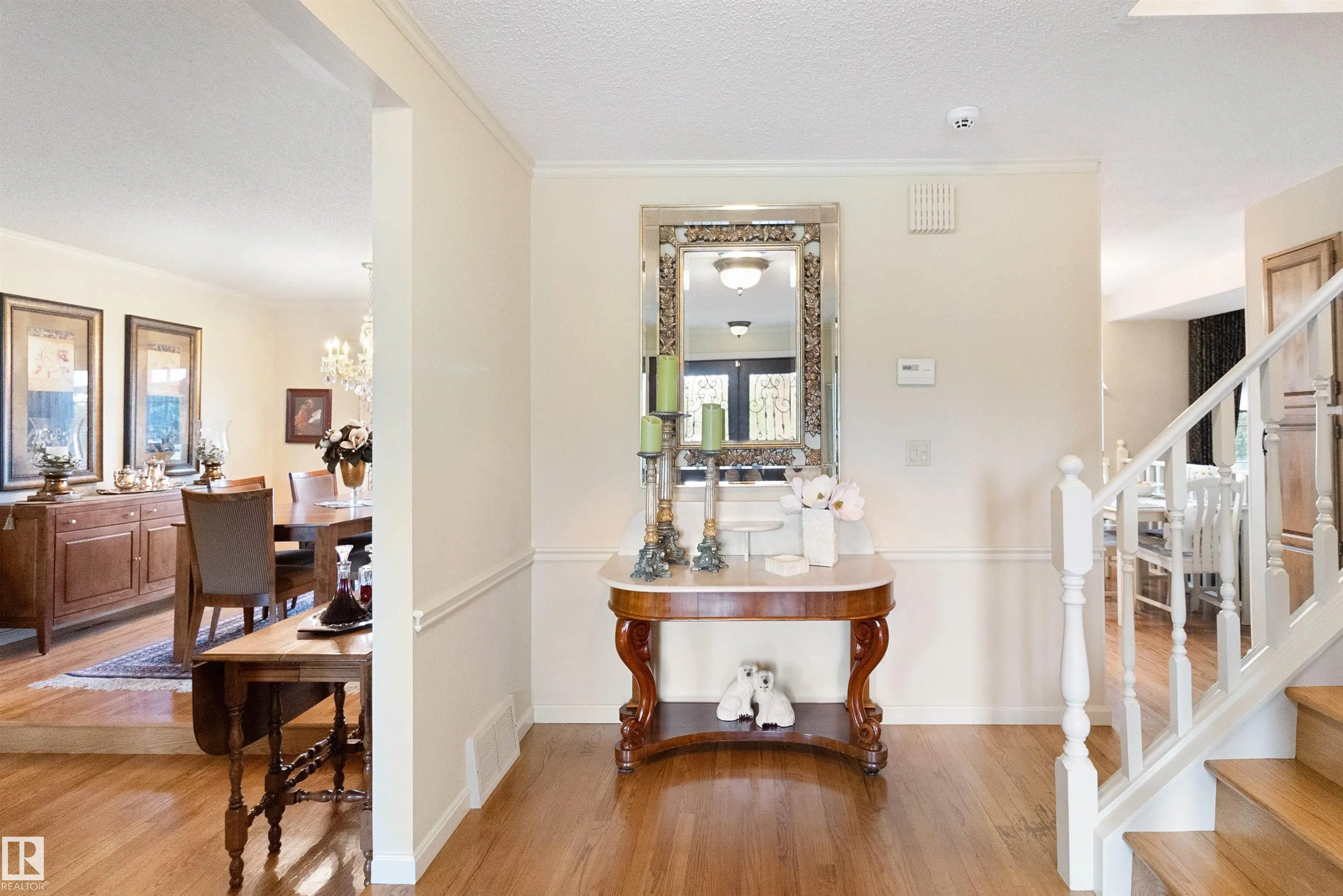 433 VILLAGE Drive