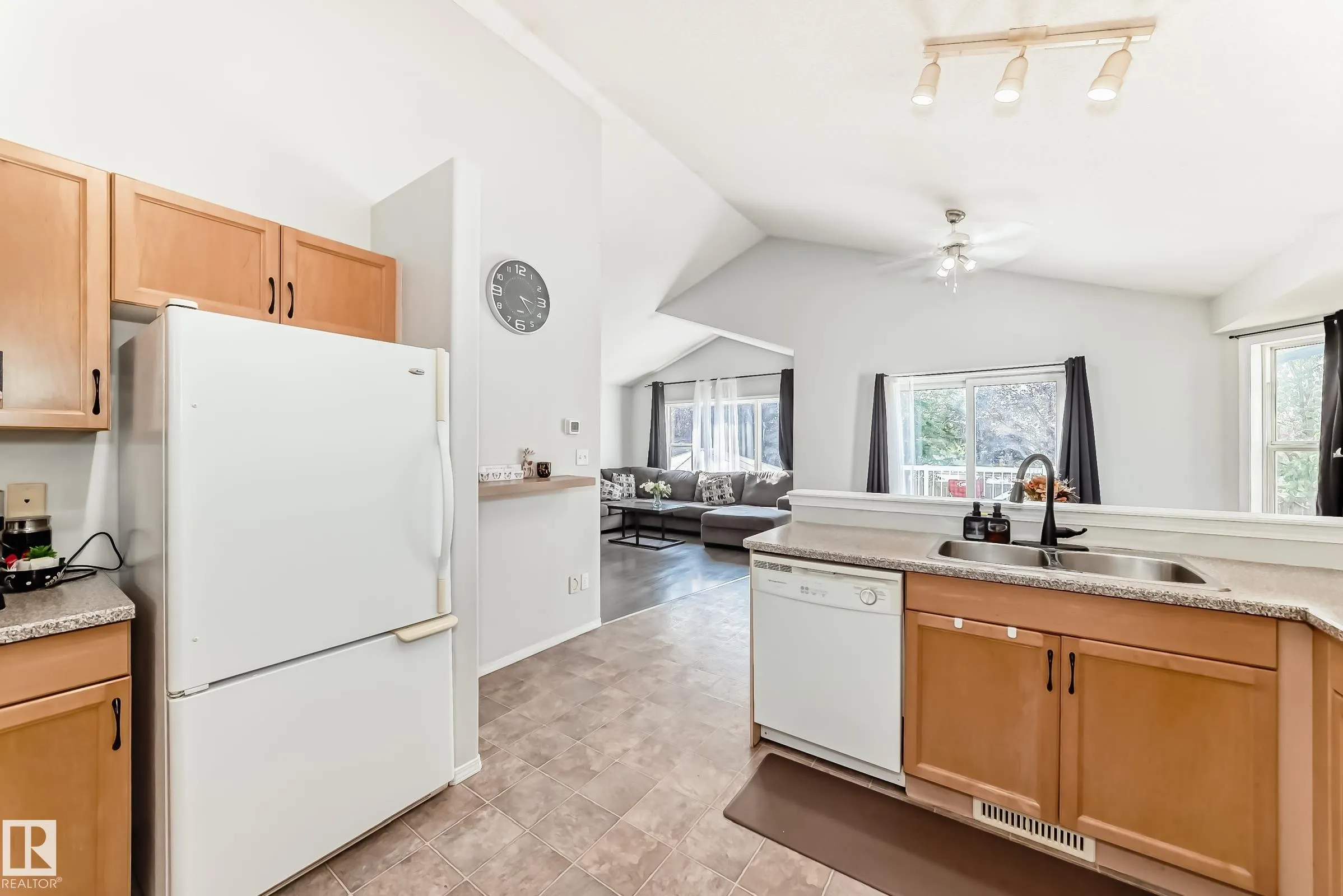 56 BONIN Crescent