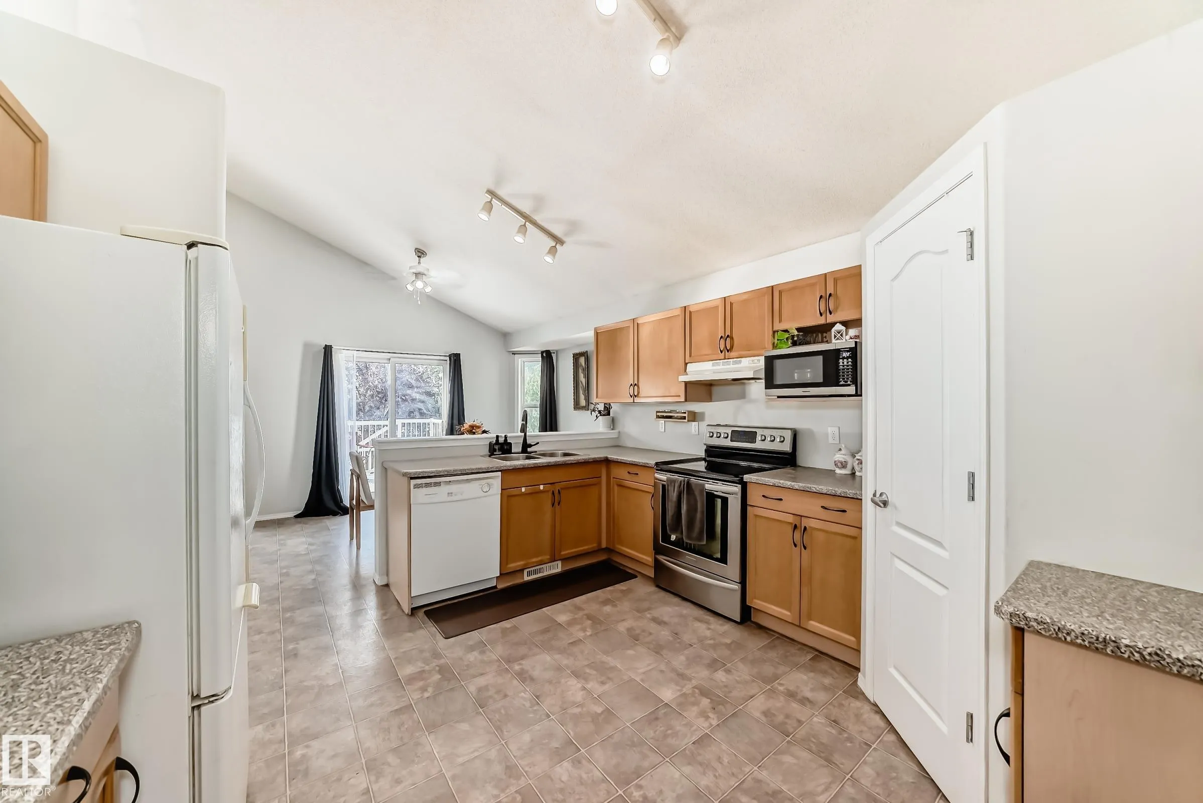 56 BONIN Crescent