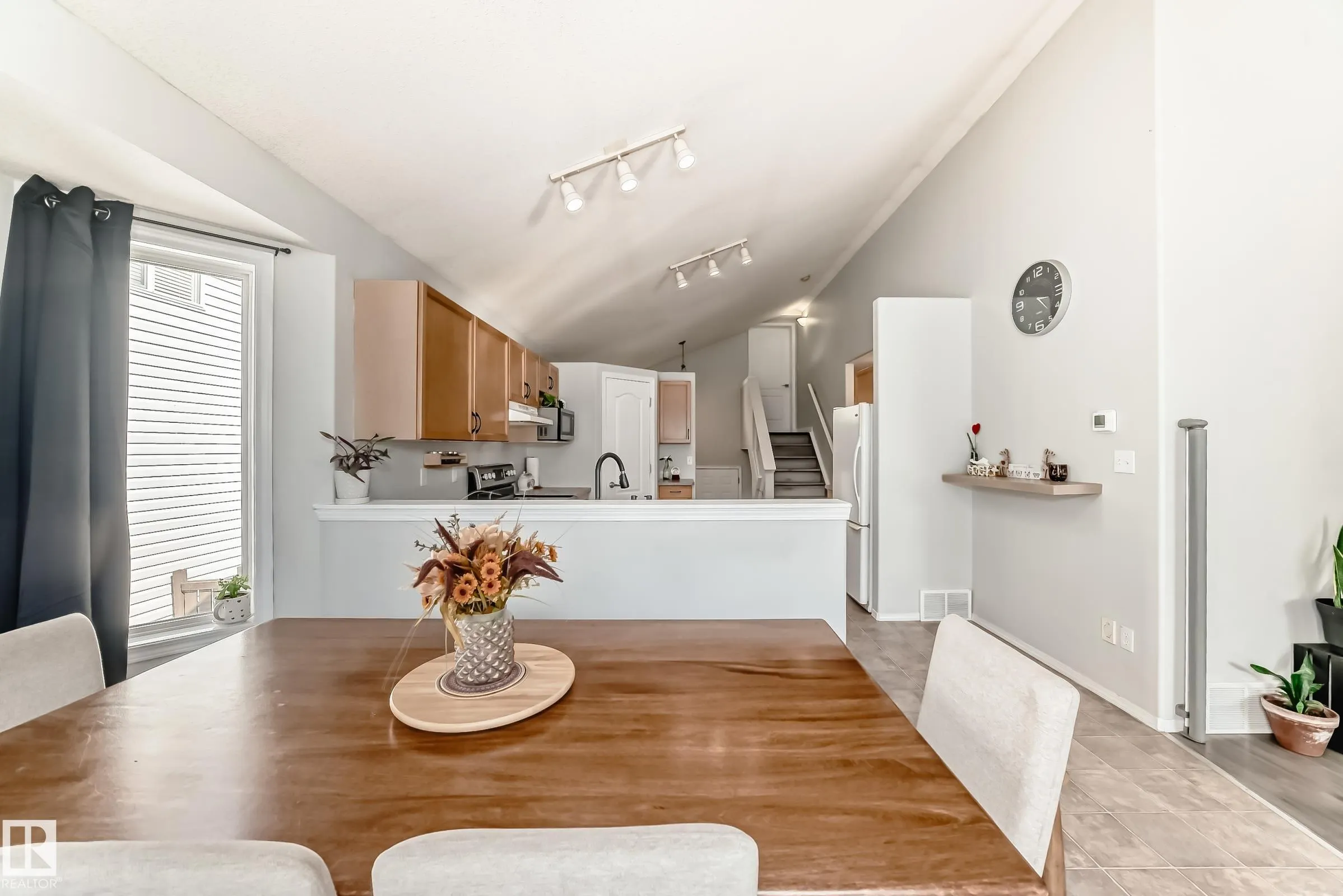 56 BONIN Crescent