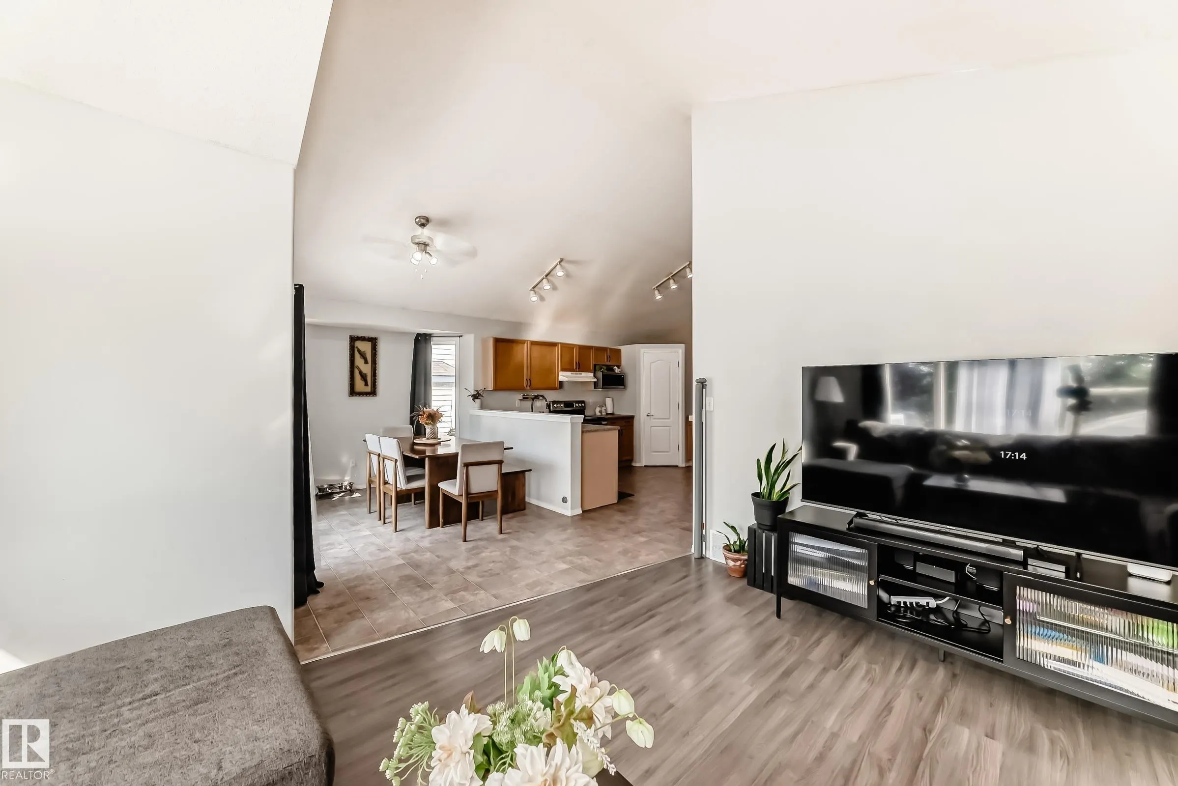 56 BONIN Crescent