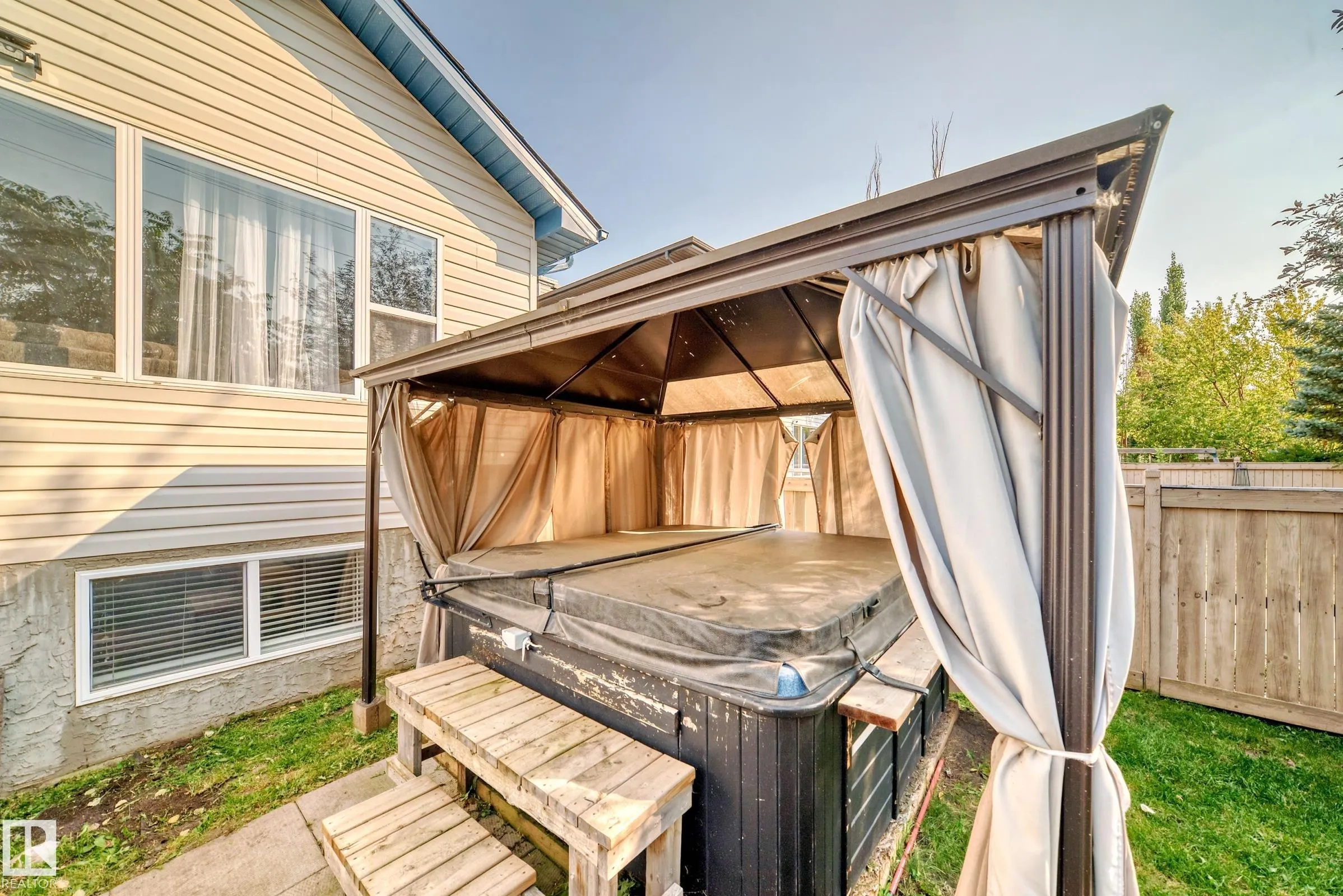 56 BONIN Crescent