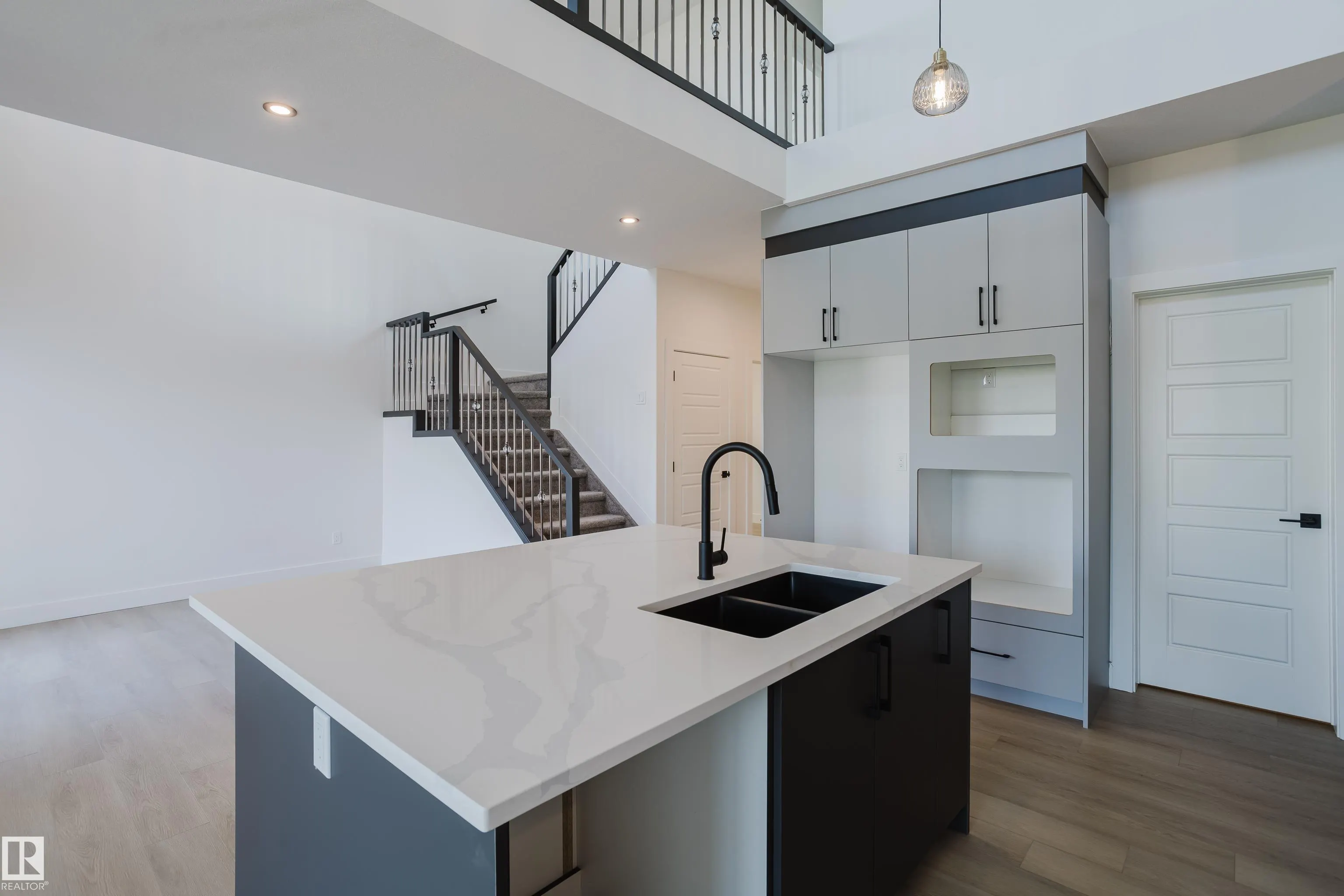 69 MEADOWGROVE Lane