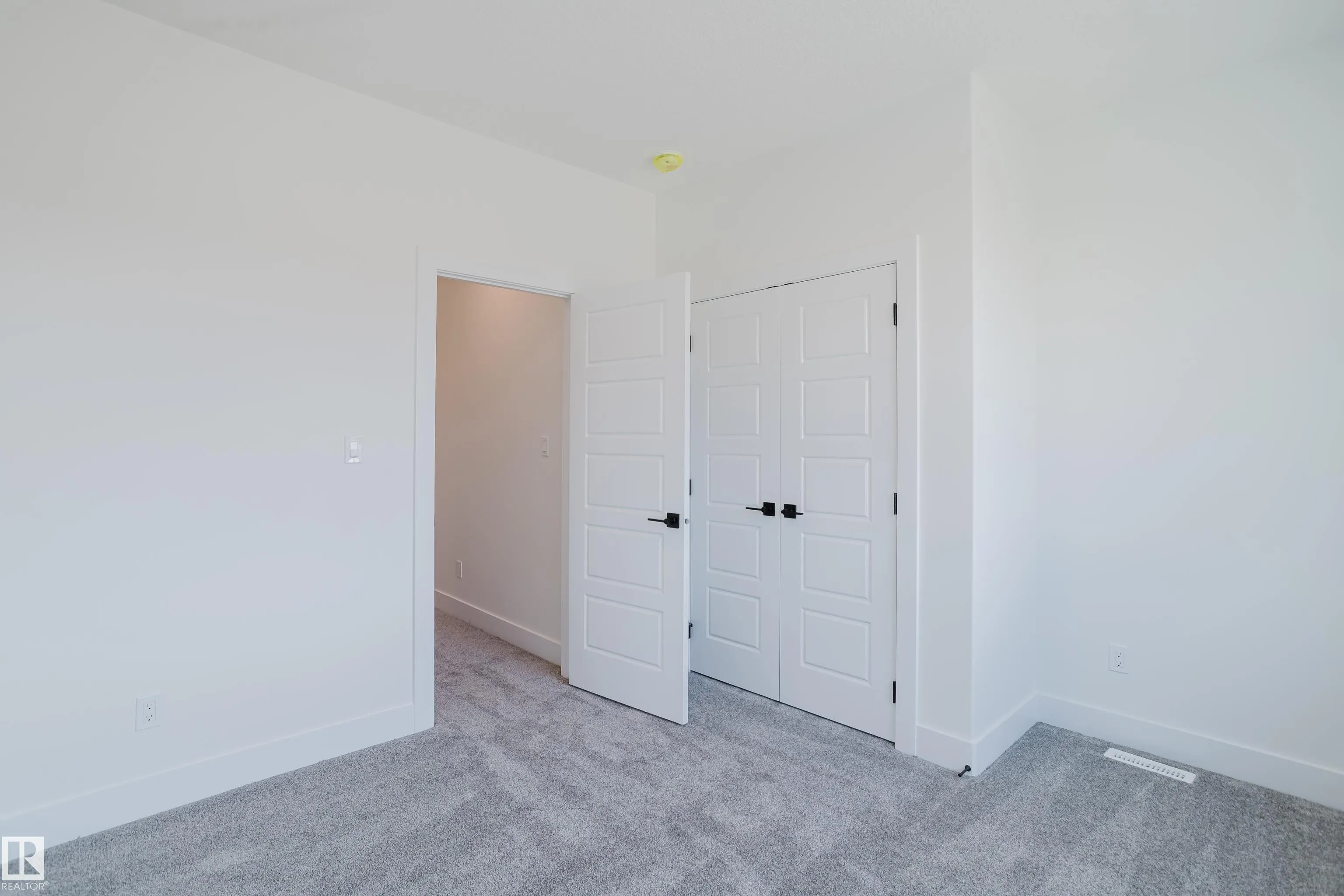 51 RENWYCK Place
