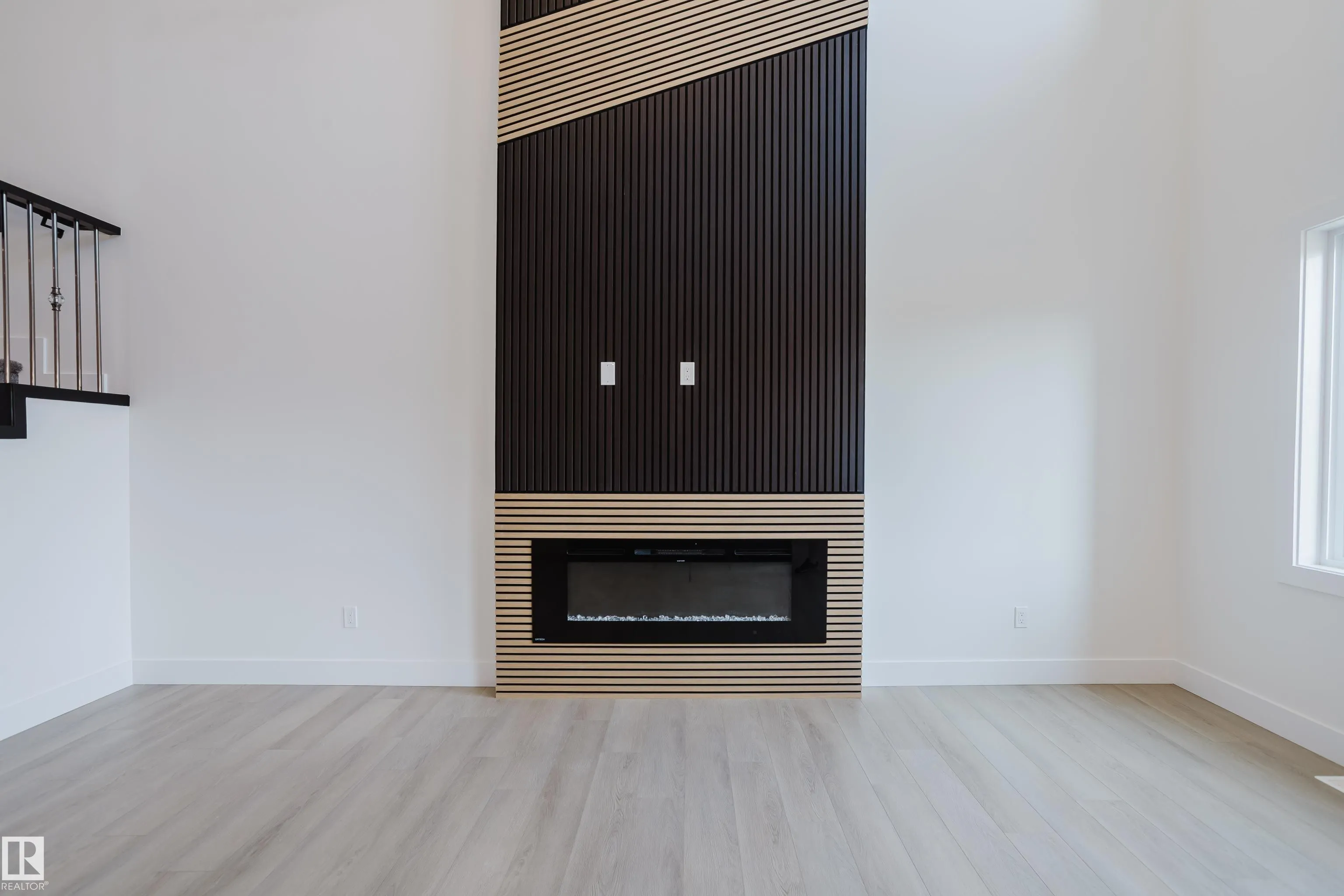 51 RENWYCK Place