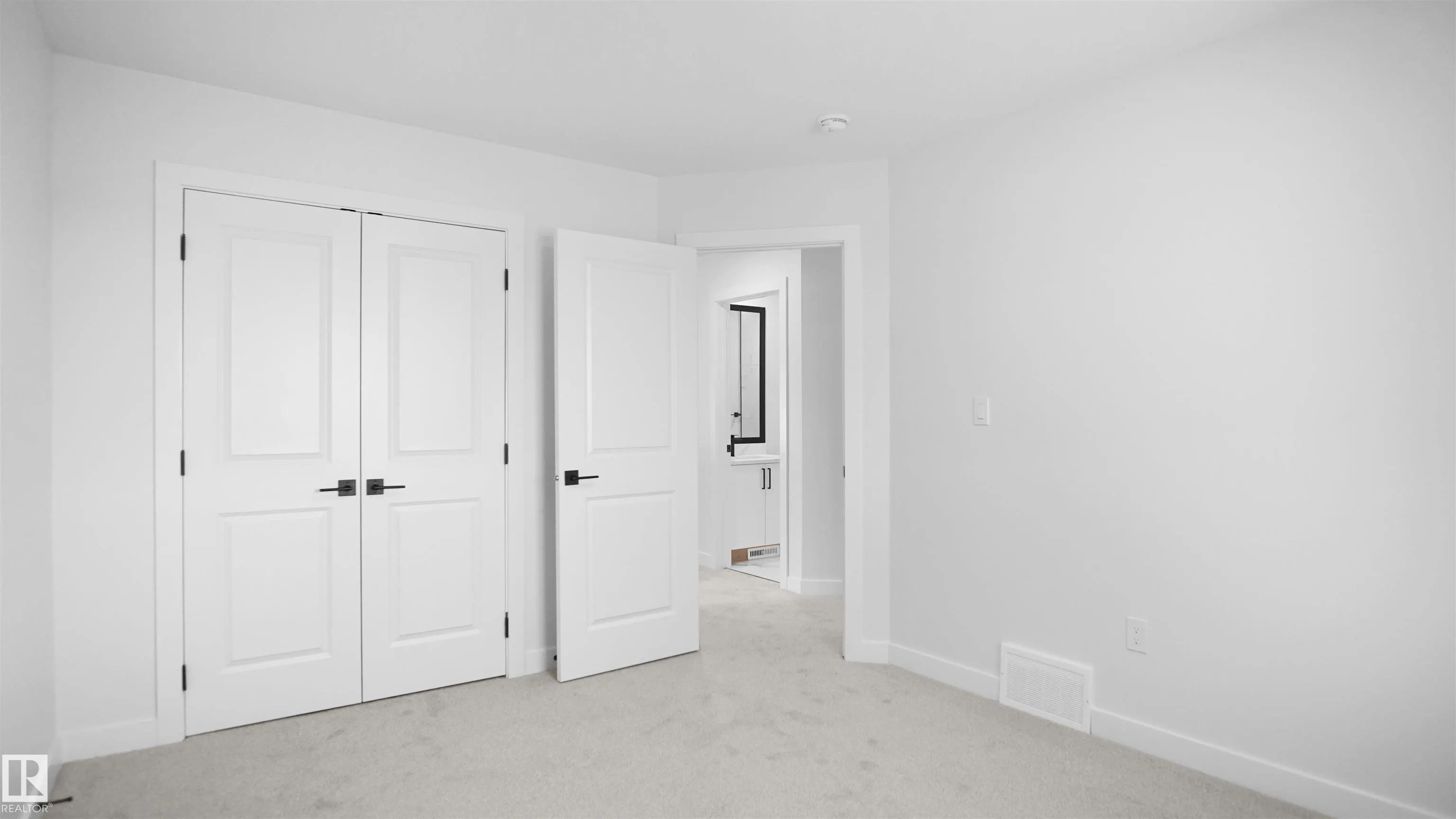 10 Axelwood Crescent