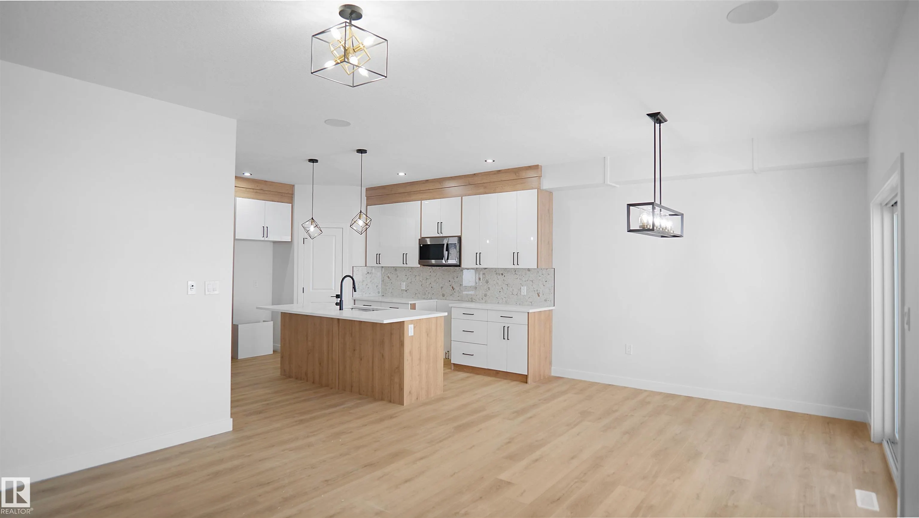 10 Axelwood Crescent